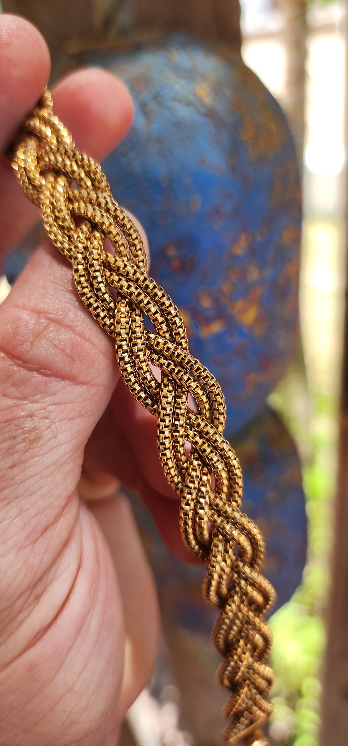 Bold 1980s Power Glam – Braided Gold Mesh Set.