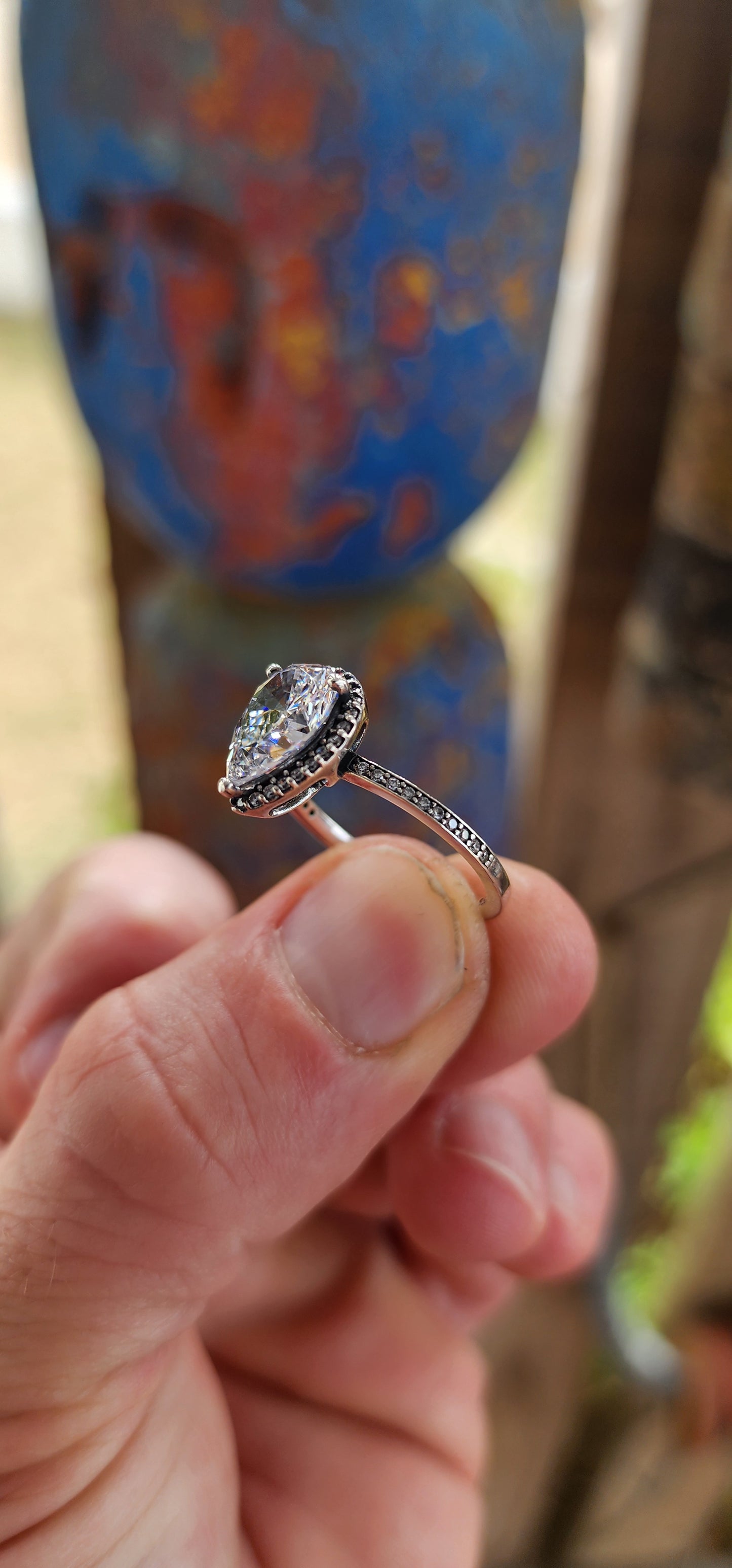 Ohhh she’s a showstopper — classic, elegant, and dripping in sparkle with that unmistakable Pandora polish.