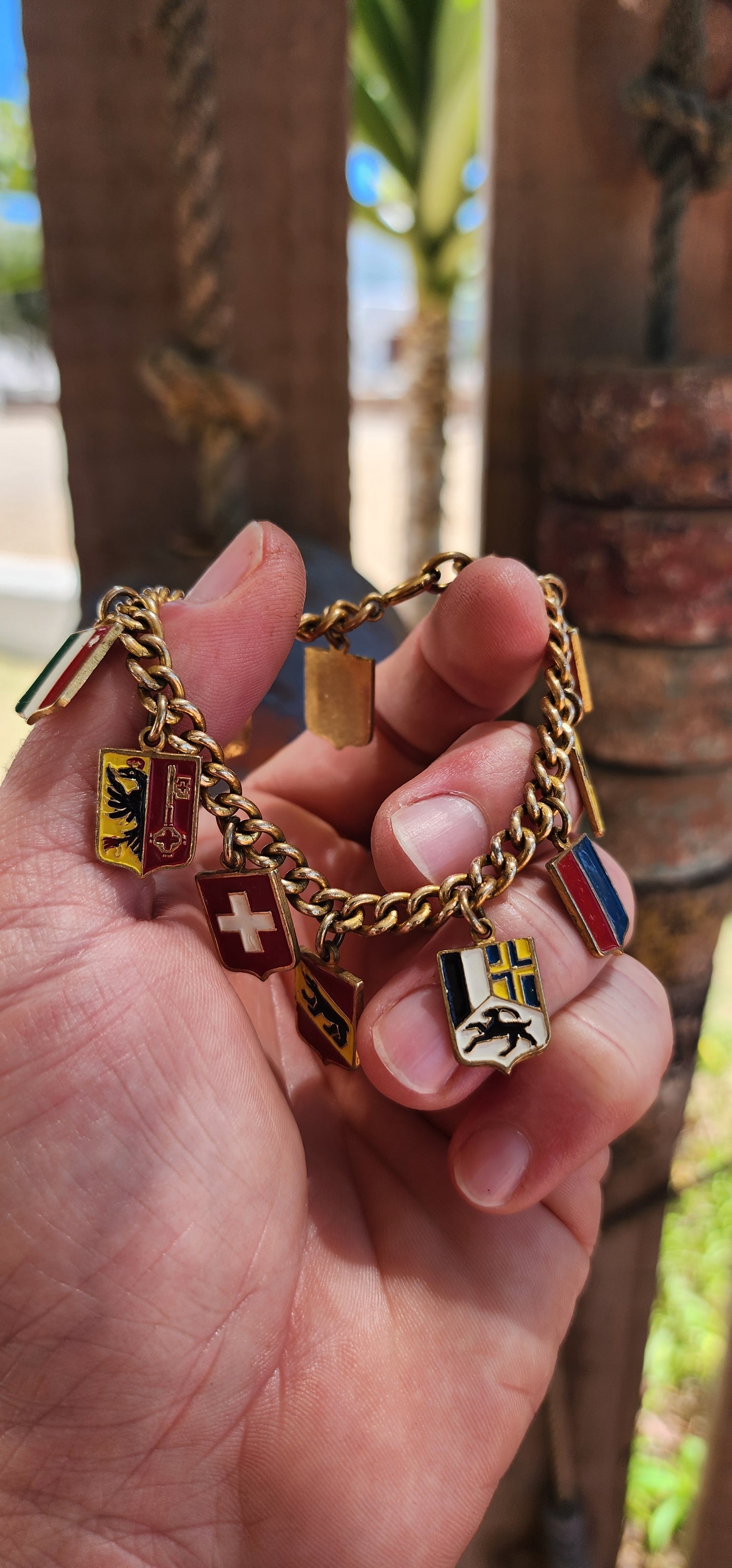 Vintage European / Swiss Souvenir Charm Bracelet.