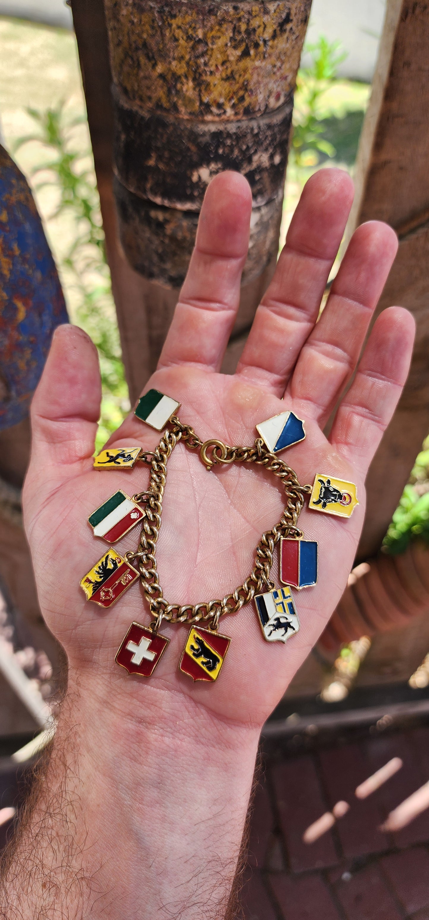 Vintage European / Swiss Souvenir Charm Bracelet.