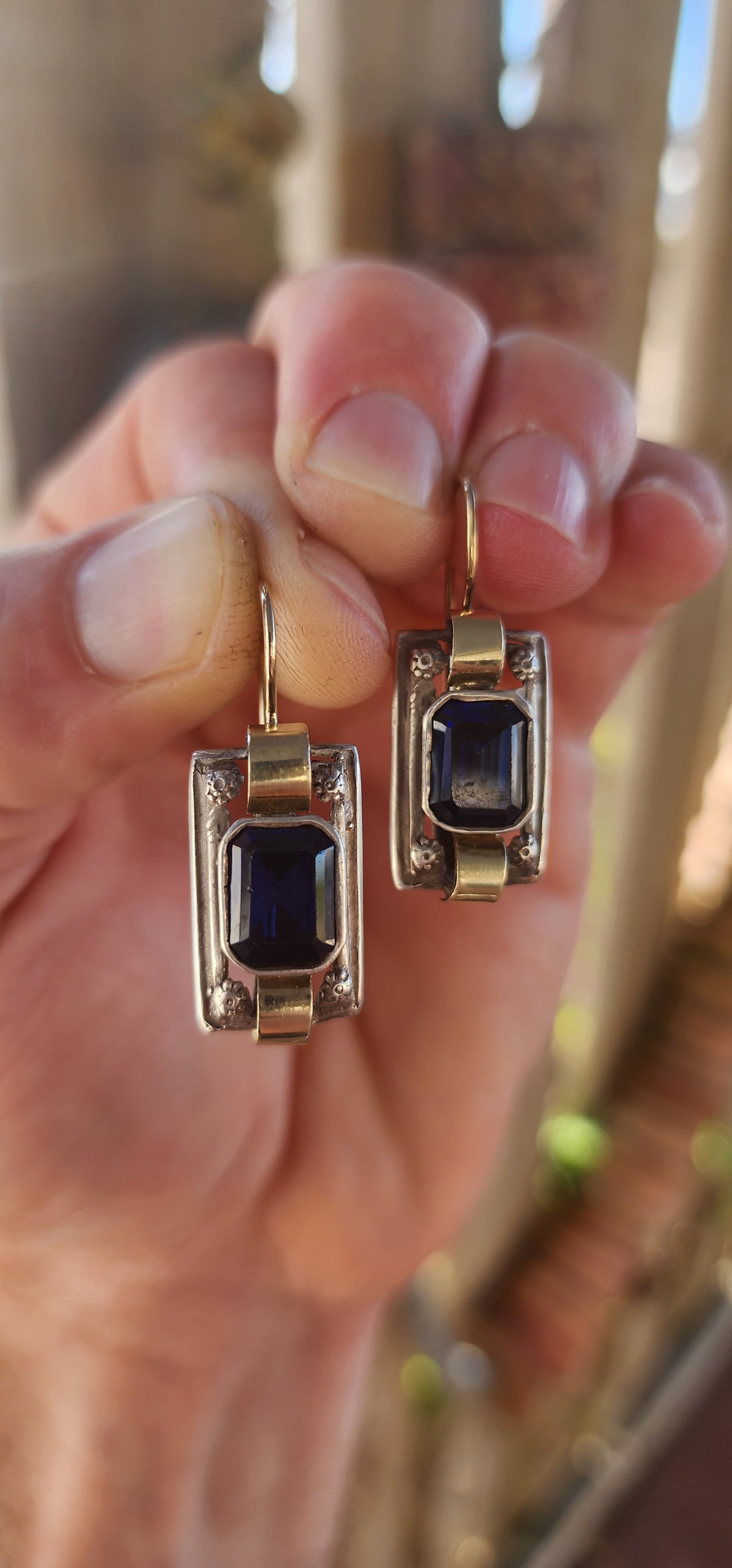Absolutely stunning Art Deco revival earrings — a bold little masterpiece of geometry, contrast, and deep gemstone glamour.