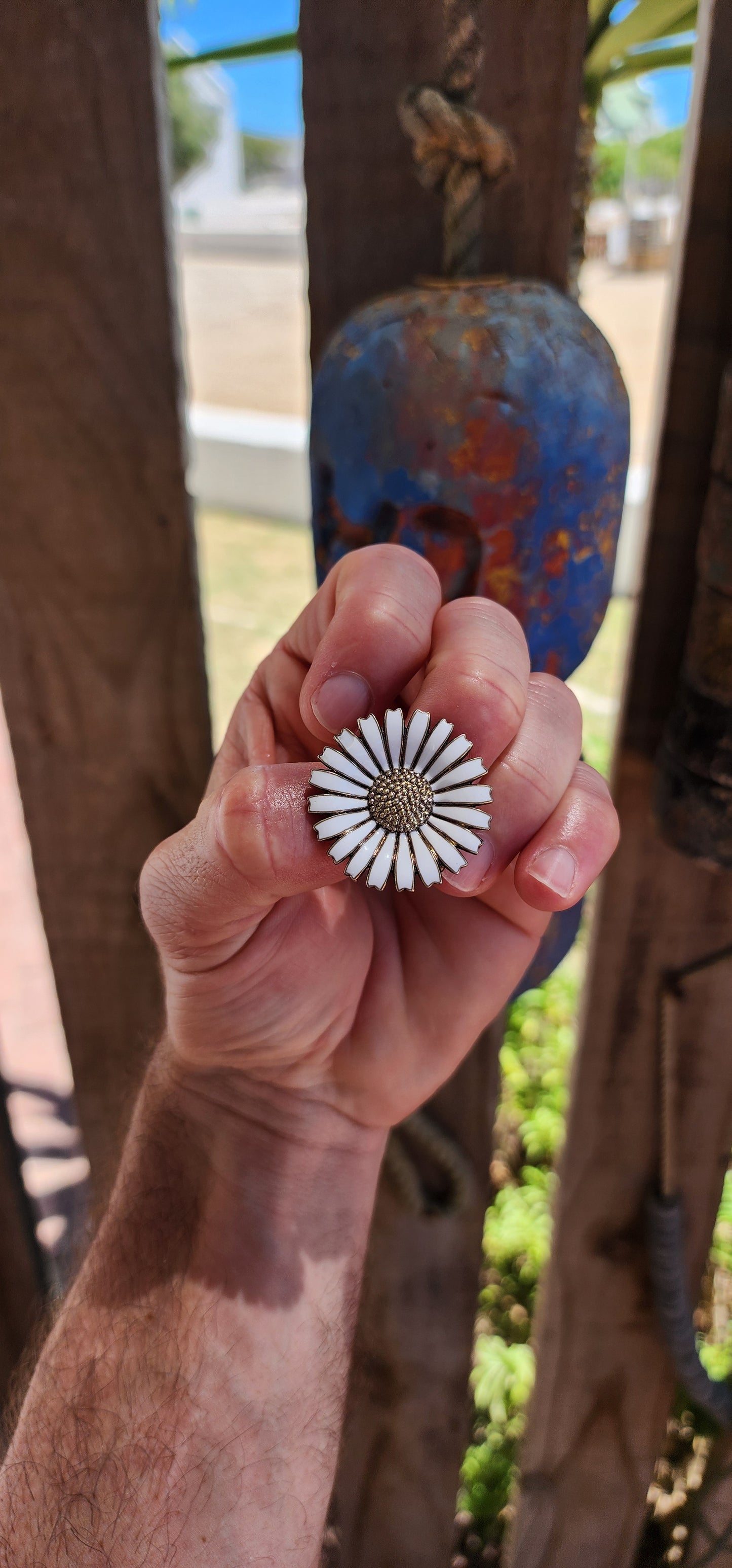 A rare beauty — this vintage Danish “Daisy” brooch is crafted in sterling silver with crisp white enamel, created by the renowned Danish jewellery house Anton Michelsen.
