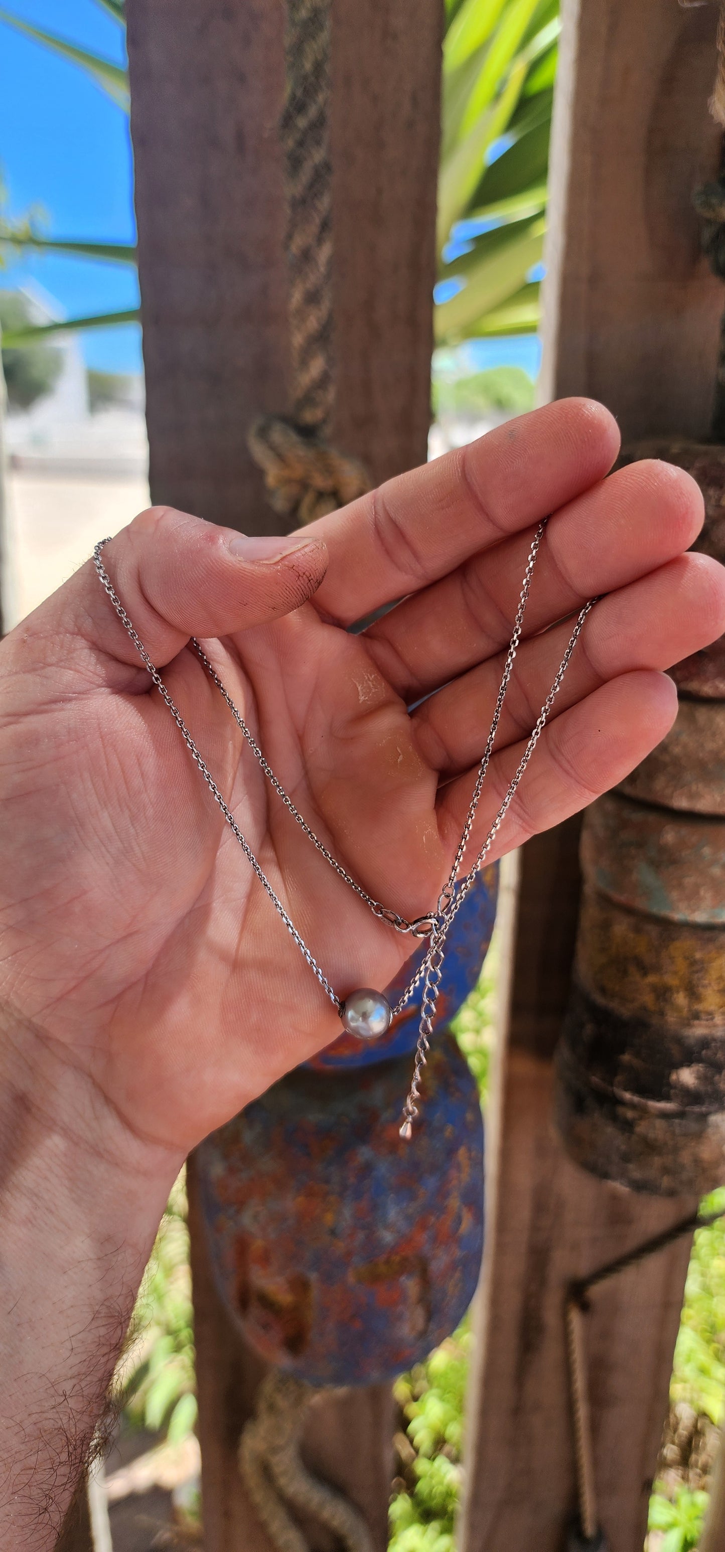 This sterling silver and light grey cultured pearl necklace is one of those understated pieces that speaks volumes without shouting