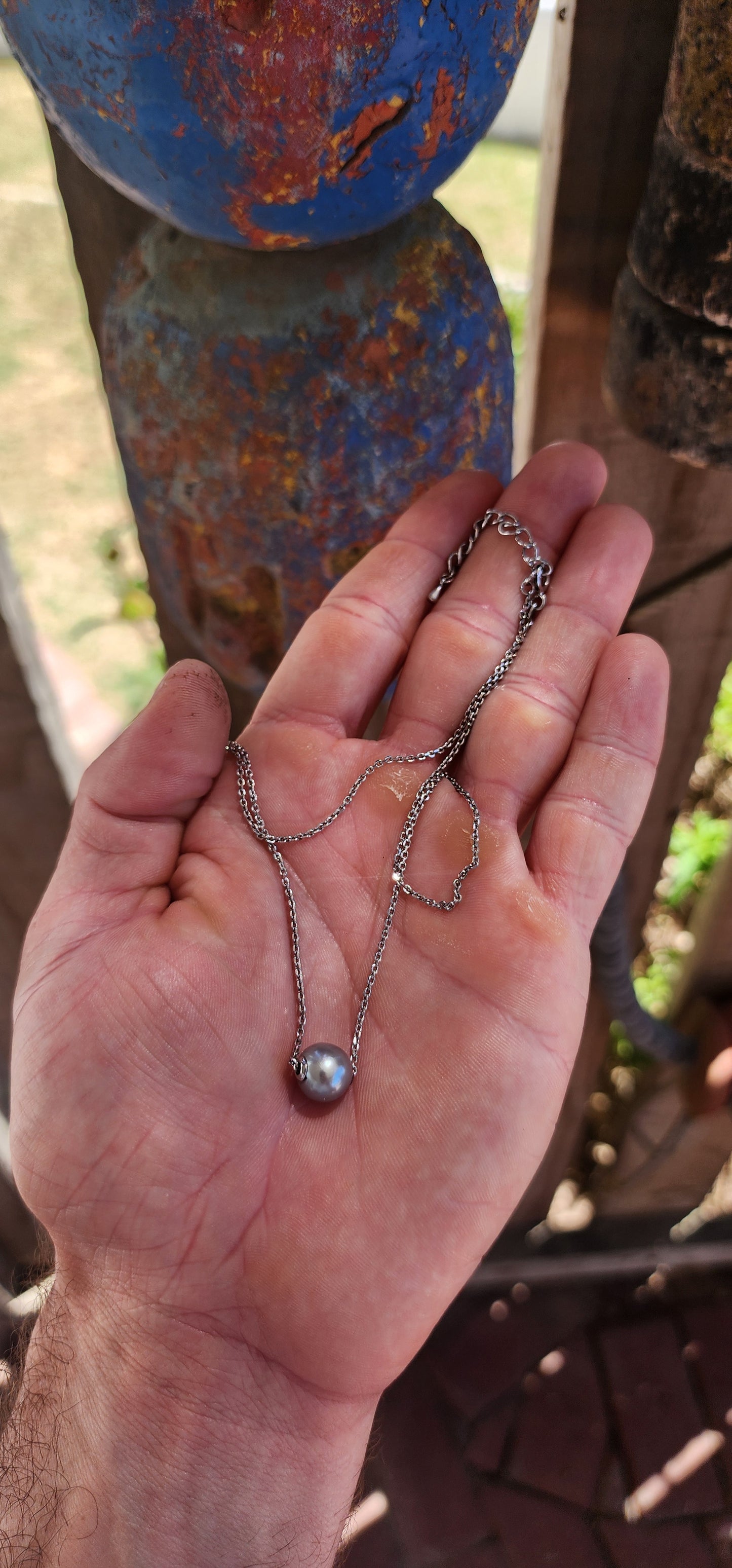 This sterling silver and light grey cultured pearl necklace is one of those understated pieces that speaks volumes without shouting