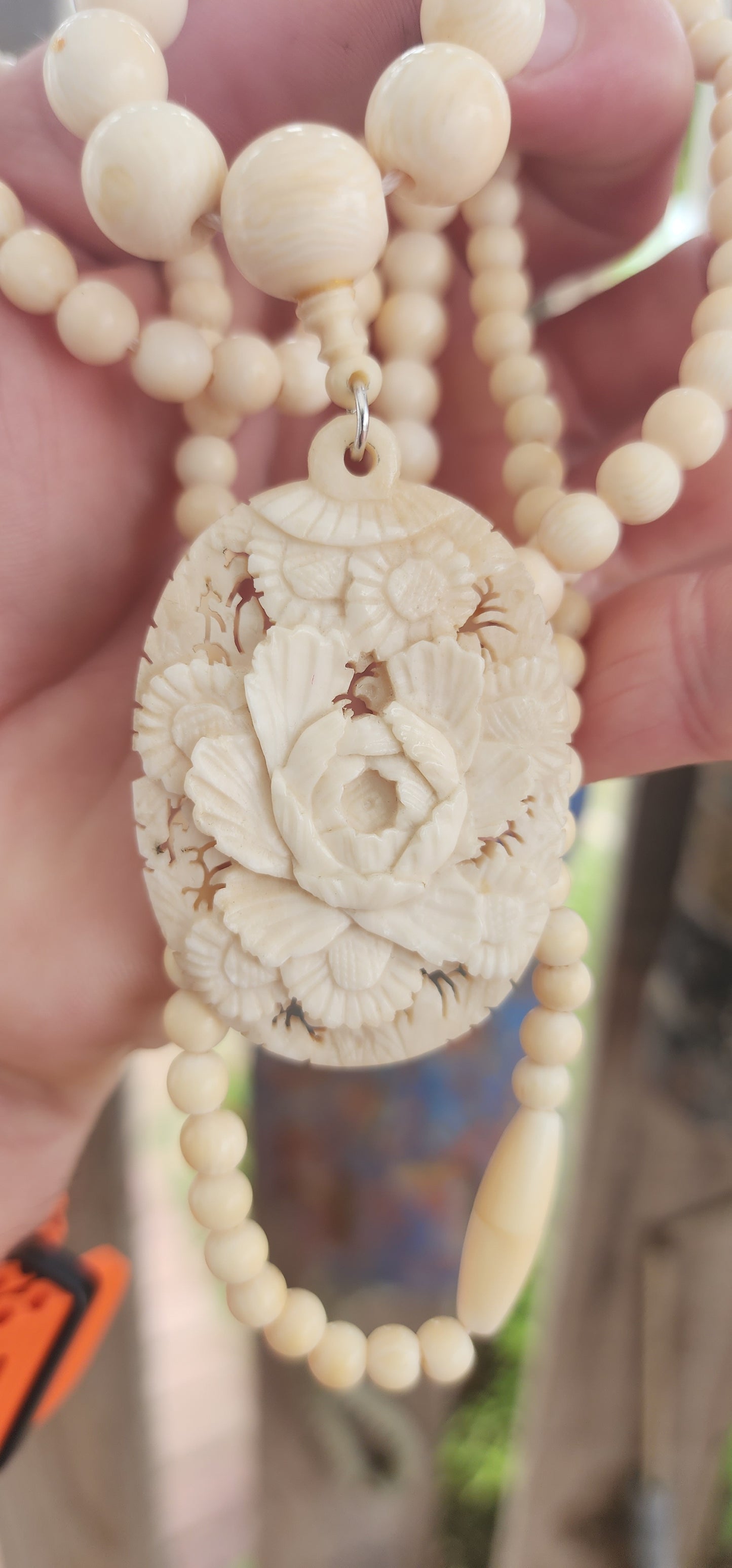 A breathtaking late Victorian statement necklace showcasing the extraordinary hand-skills of 19th-century carvers.