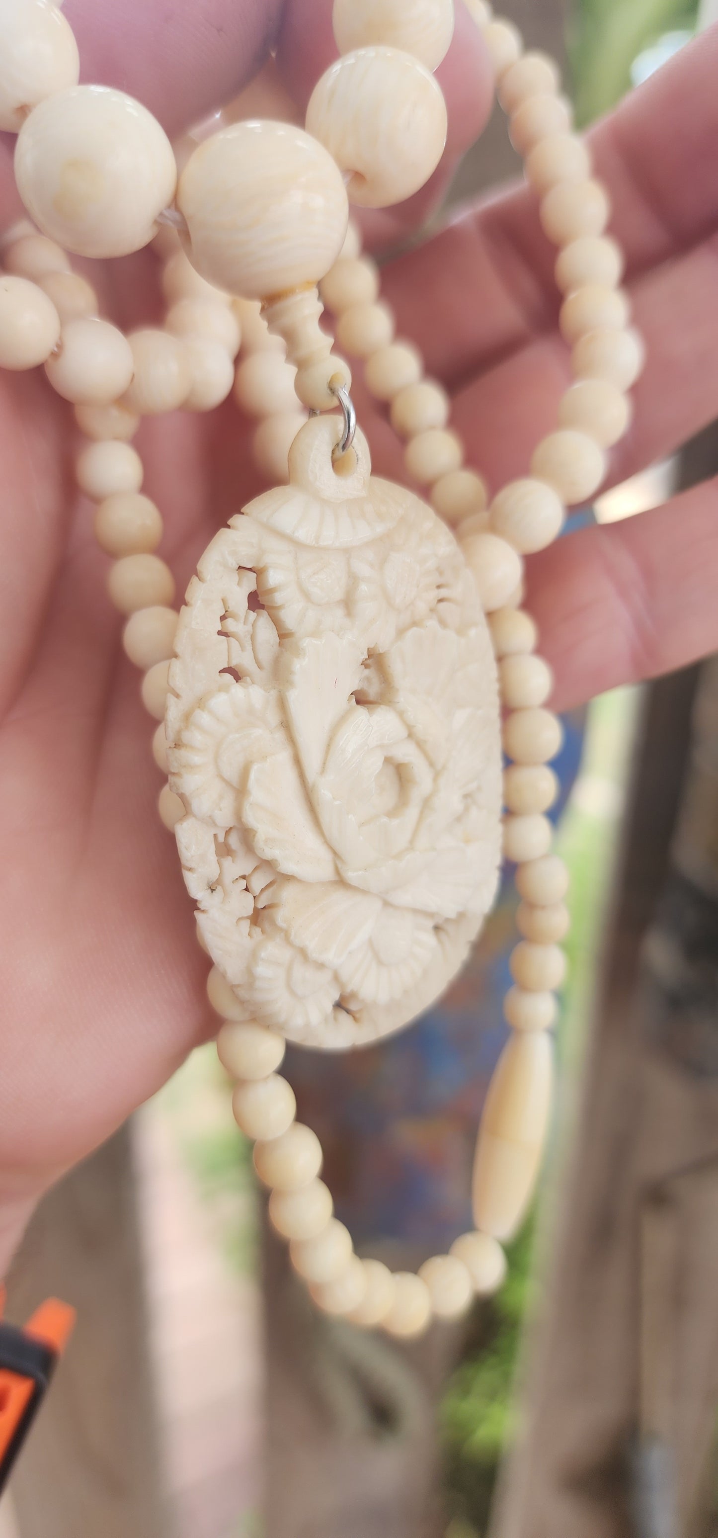 A breathtaking late Victorian statement necklace showcasing the extraordinary hand-skills of 19th-century carvers.