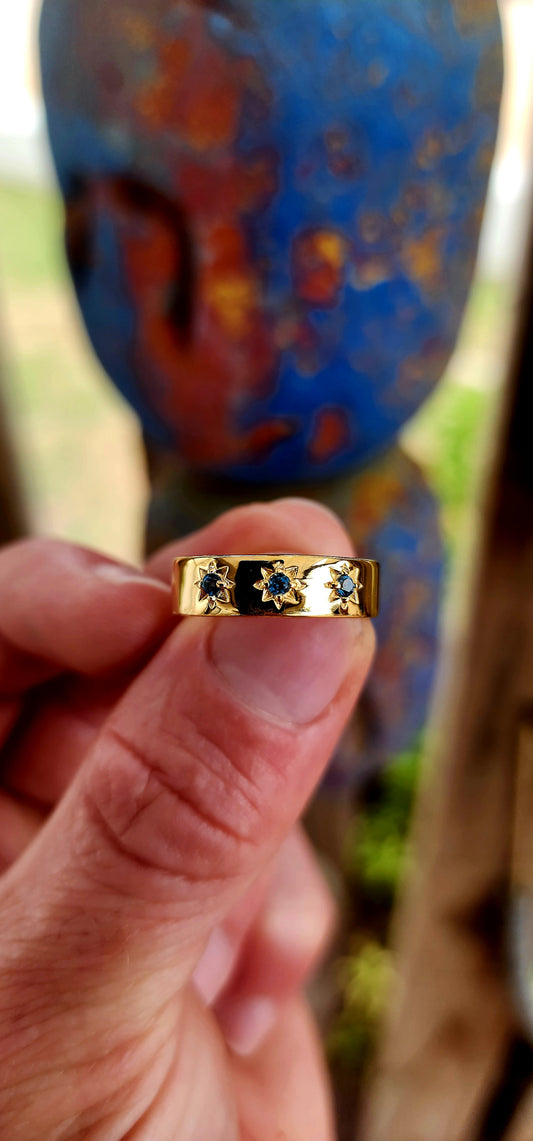 Crafted in solid sterling silver and luxuriously finished in rich 18ct yellow gold plating, this unisex gypsy-style band carries a presence that doesn’t ask for attention — it commands it.