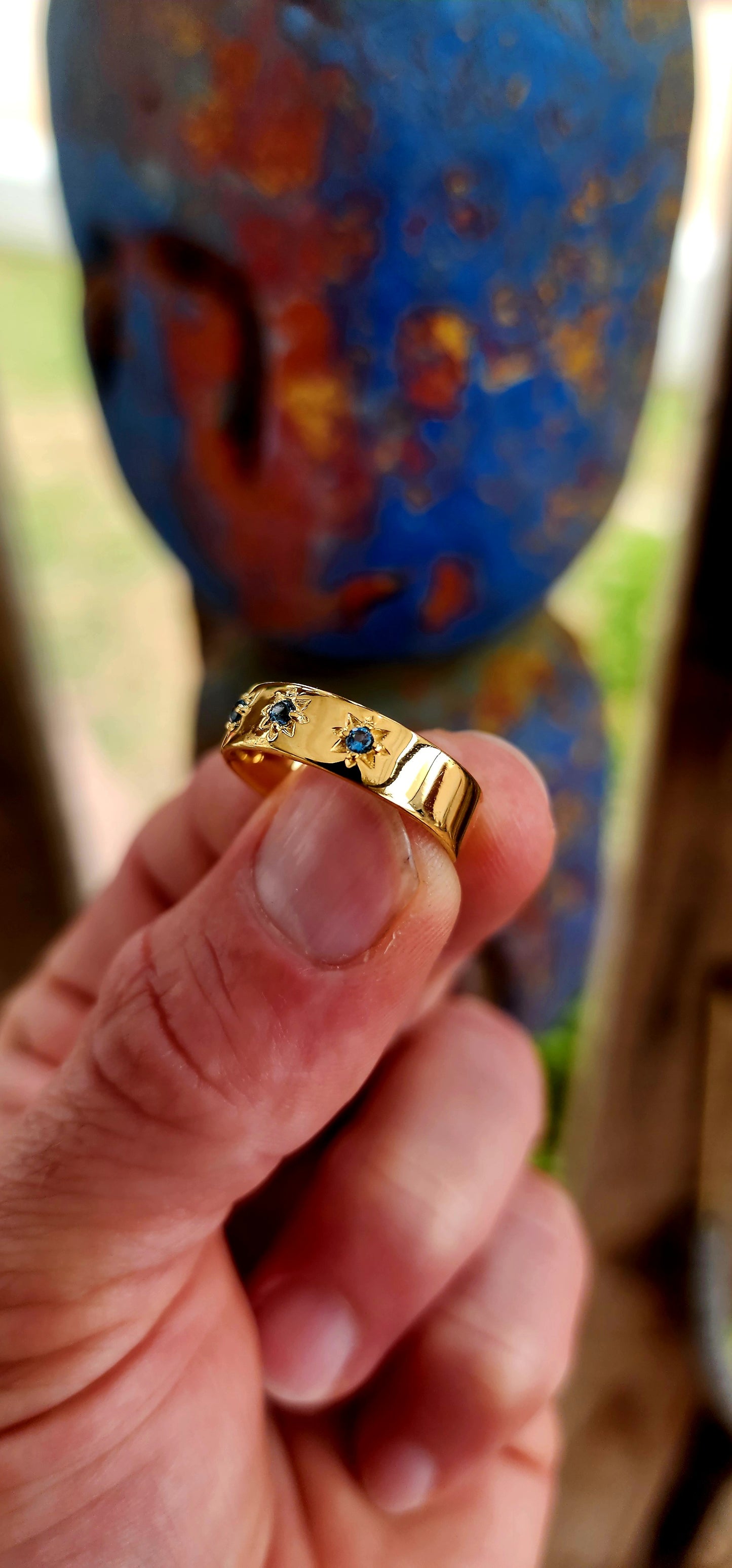 Crafted in solid sterling silver and luxuriously finished in rich 18ct yellow gold plating, this unisex gypsy-style band carries a presence that doesn’t ask for attention — it commands it.