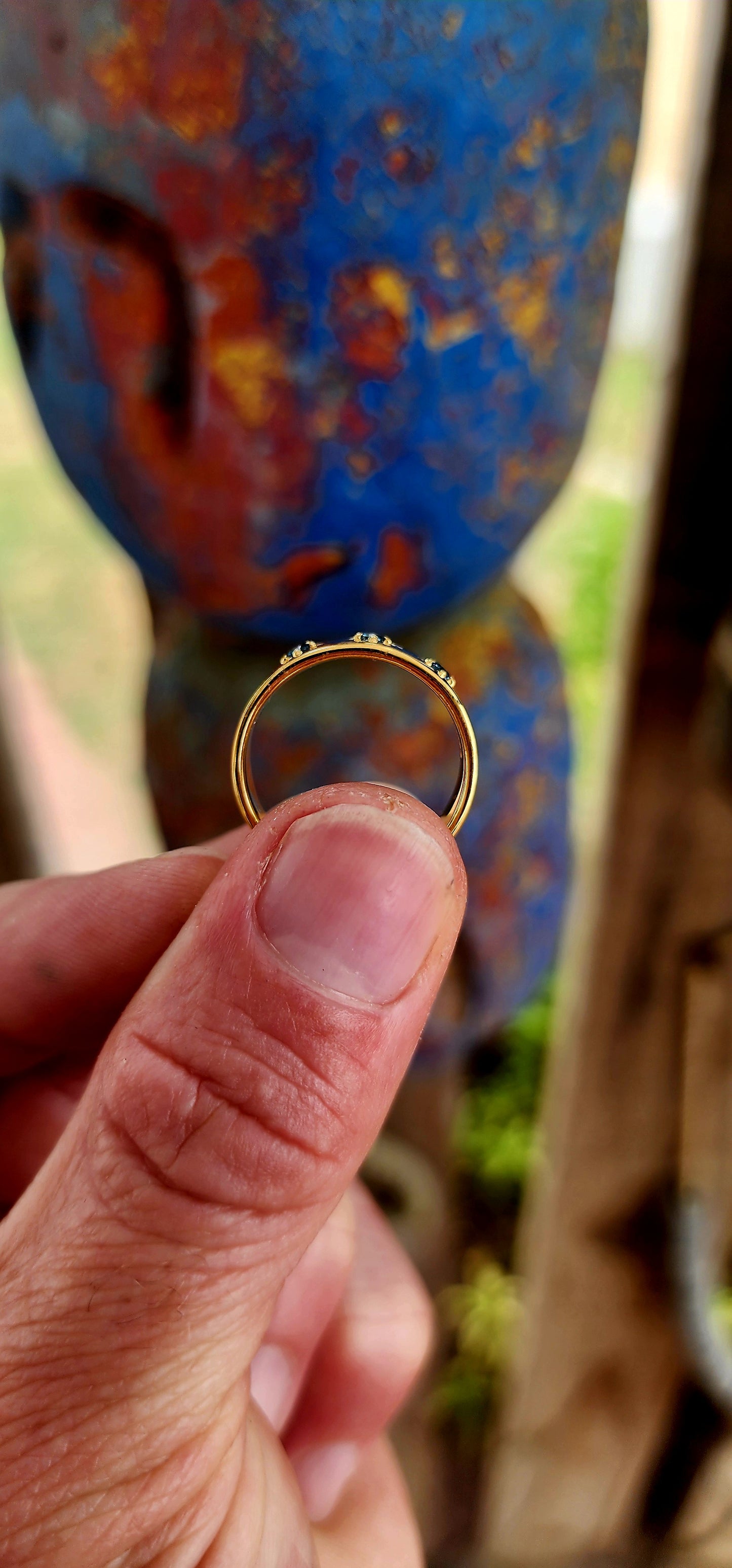 Crafted in solid sterling silver and luxuriously finished in rich 18ct yellow gold plating, this unisex gypsy-style band carries a presence that doesn’t ask for attention — it commands it.