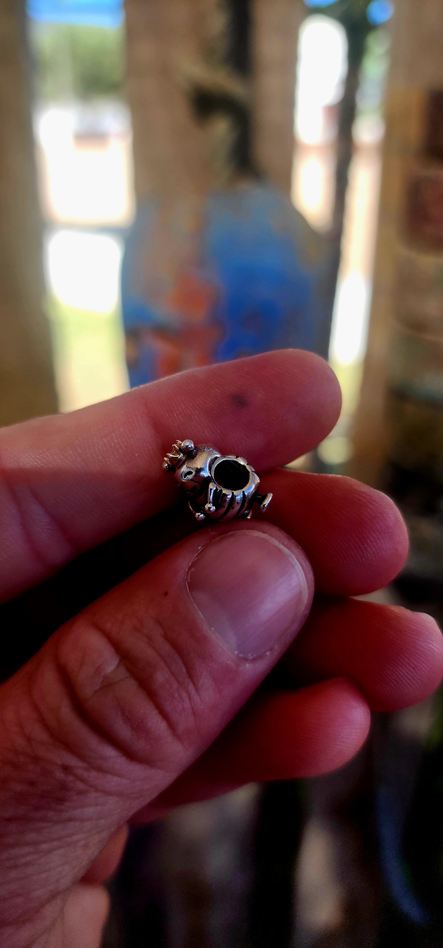 This retired P-a-n-d-o-r-a charm features the most charming little queen bee — crafted in solid sterling silver with a genuine 14ct yellow gold crown perched proudly on her head.