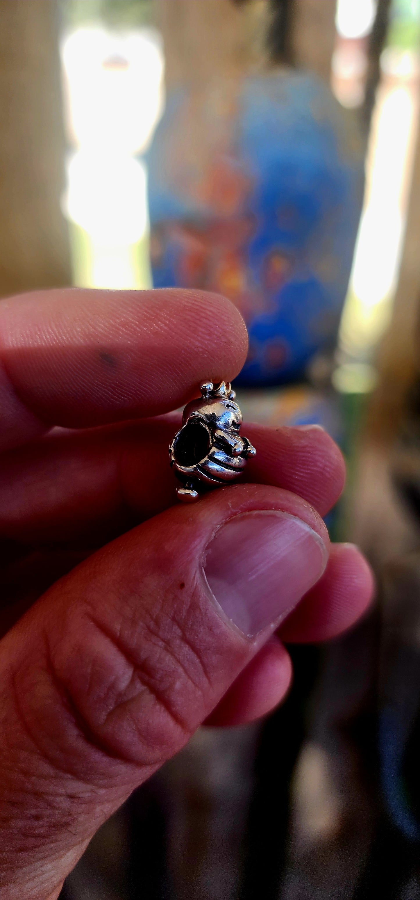 This retired P-a-n-d-o-r-a charm features the most charming little queen bee — crafted in solid sterling silver with a genuine 14ct yellow gold crown perched proudly on her head.