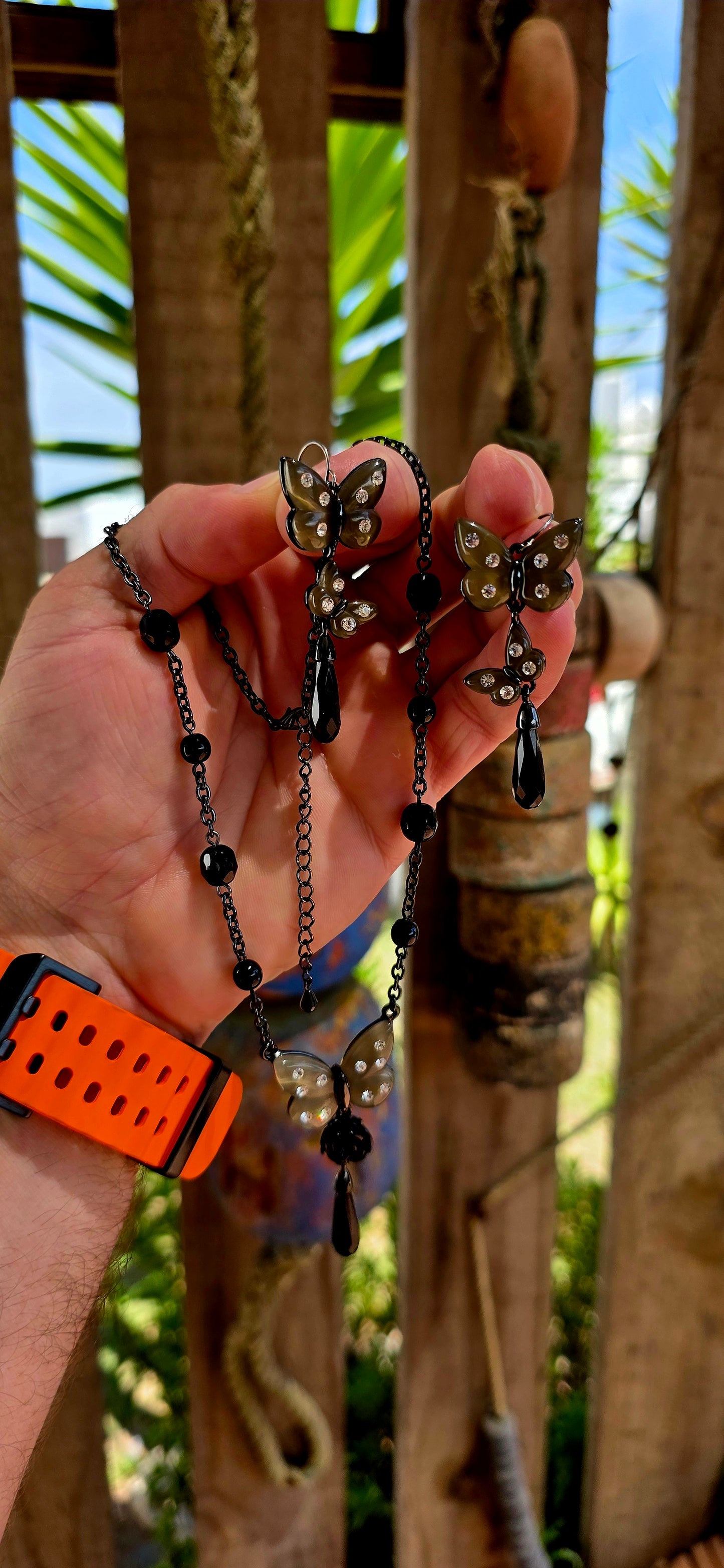 This high-quality costume jewellery set carries a distinct gothic undertone, blending delicate butterfly symbolism with dark, almost Victorian-inspired elements.