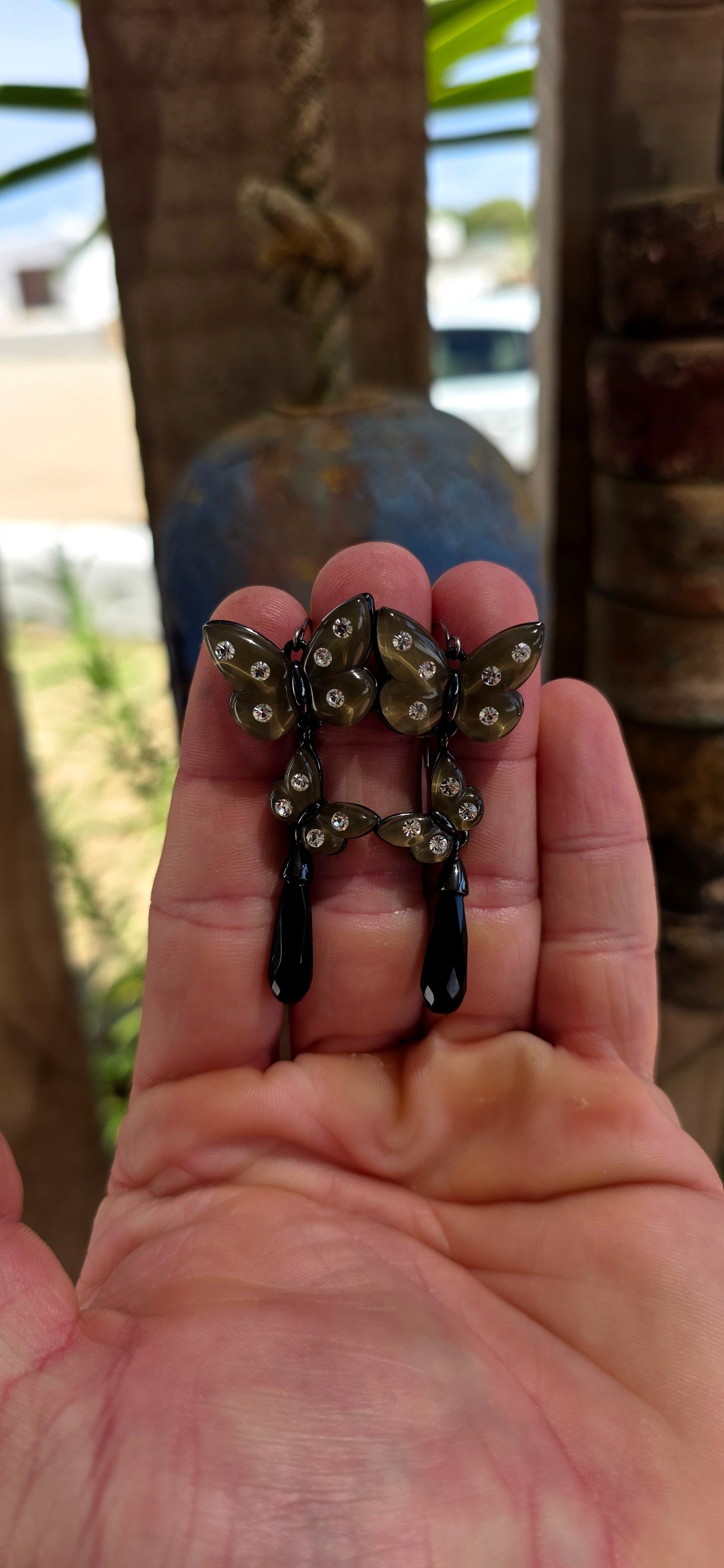 This high-quality costume jewellery set carries a distinct gothic undertone, blending delicate butterfly symbolism with dark, almost Victorian-inspired elements.