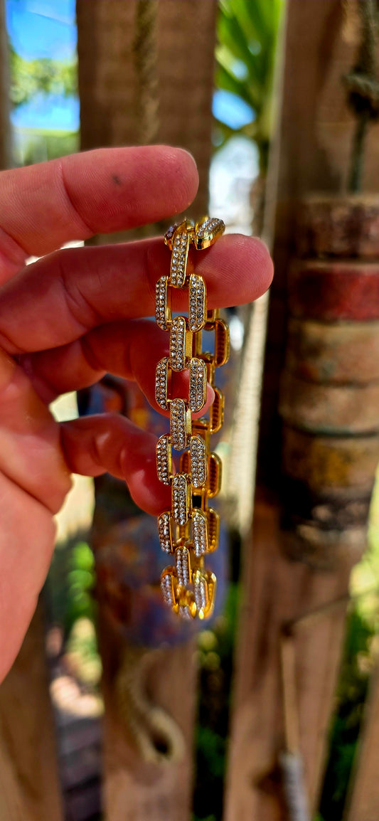 This is not your delicate everyday chain — this is structured wrist presence with serious luxury street energy.