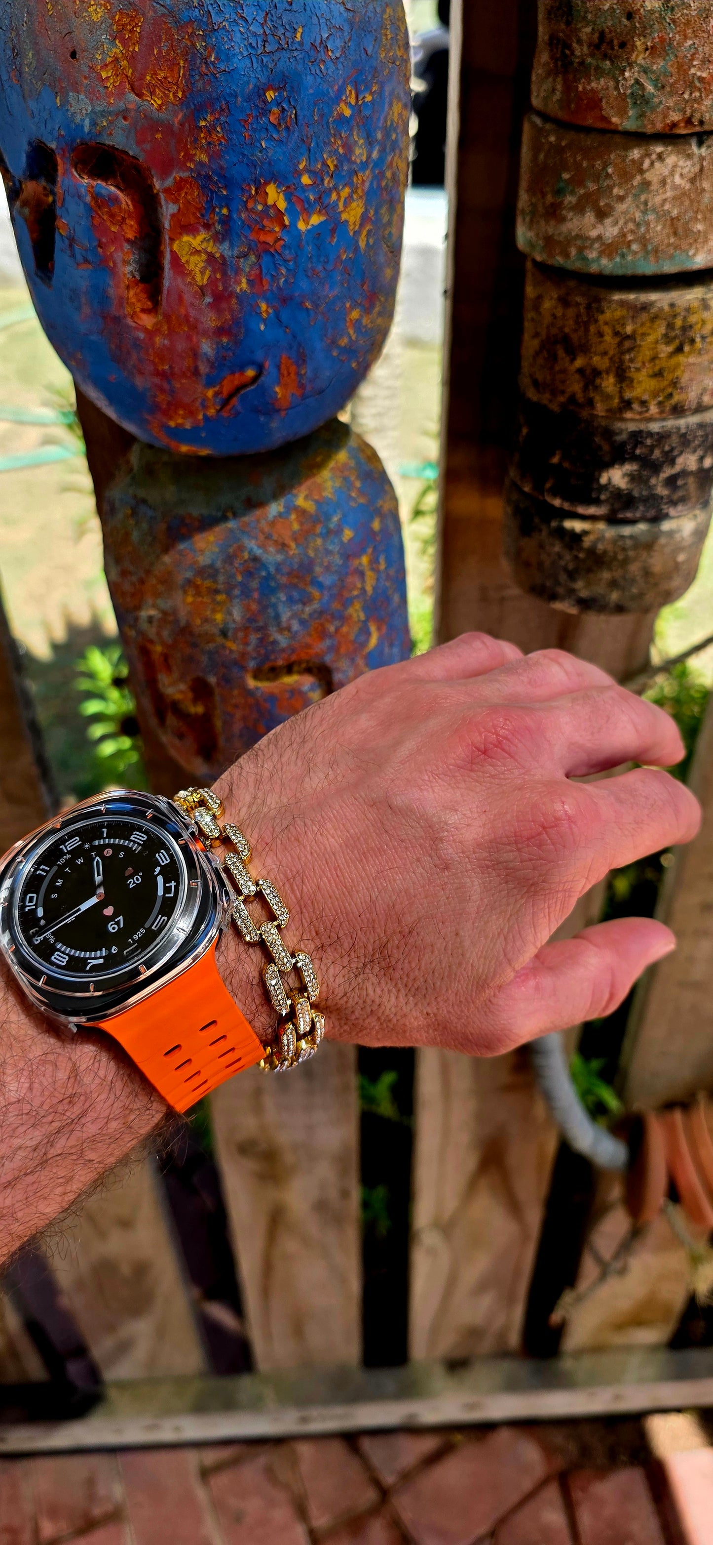 This is not your delicate everyday chain — this is structured wrist presence with serious luxury street energy.