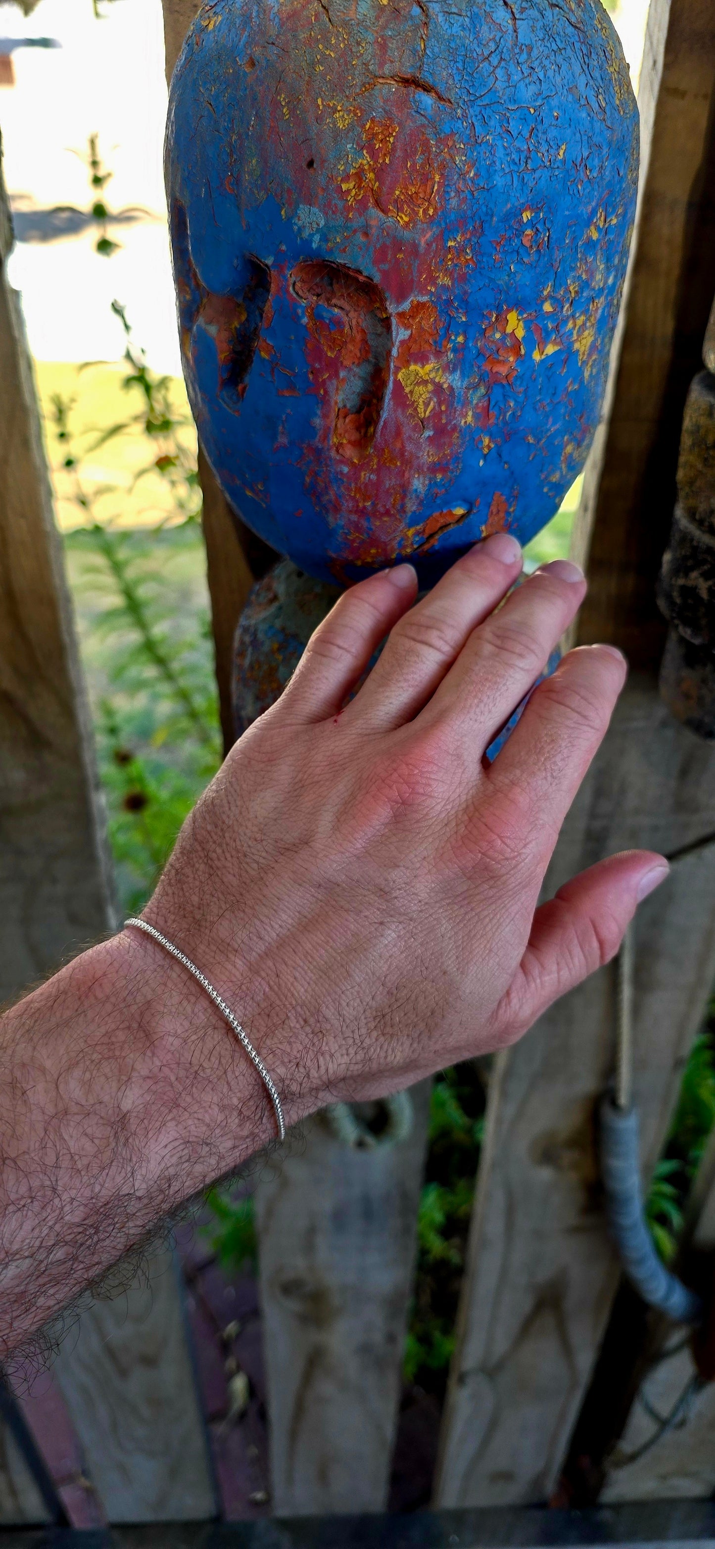 This elegant unisex bracelet is crafted in solid sterling silver and designed in the classic popcorn link chain style — a beautifully fluid construction made up of tightly interwoven rounded links that create a soft, textured surface.