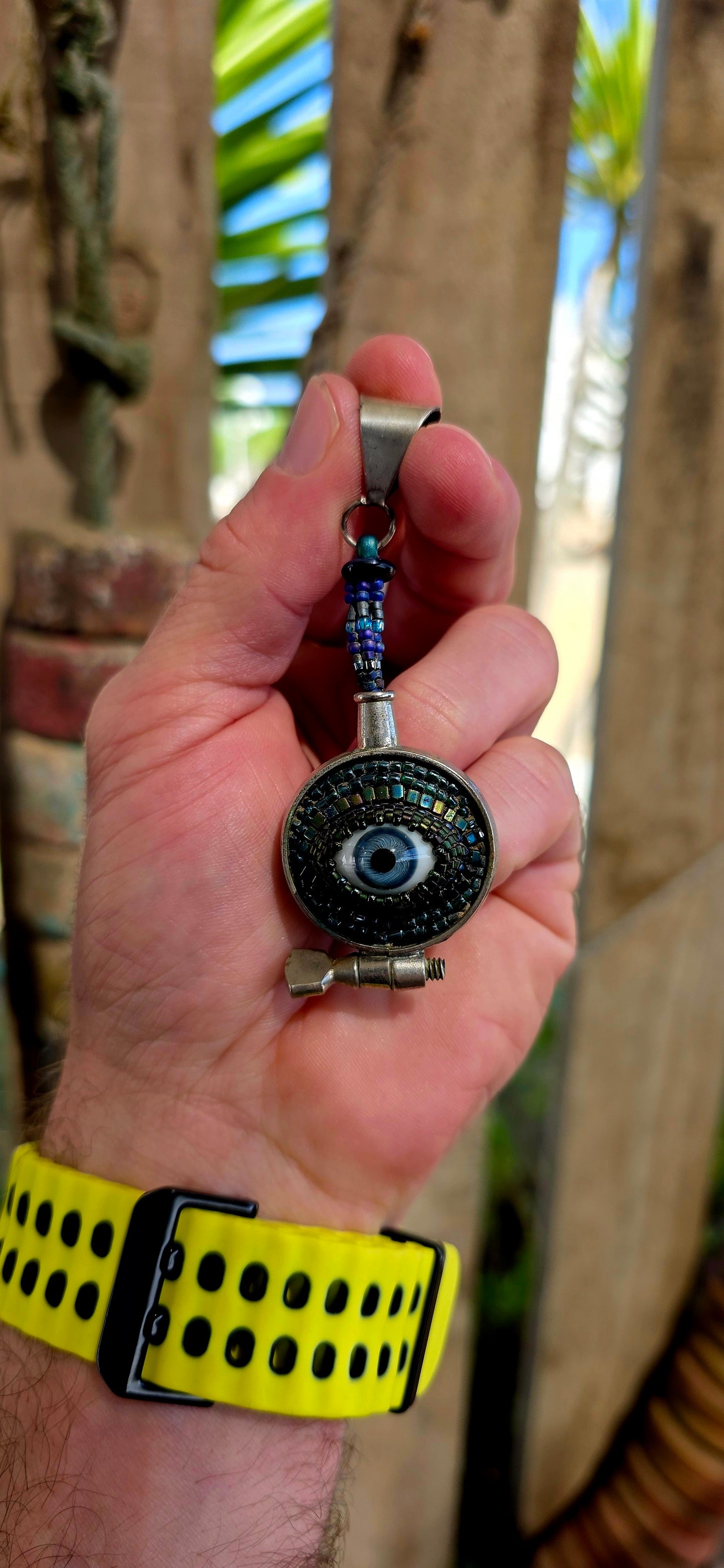 How insanely cool is this piece!! A truly one-of-a-kind artisan-made pendant, blending curiosity, symbolism, and craftsmanship into something that feels both mystical and slightly surreal.