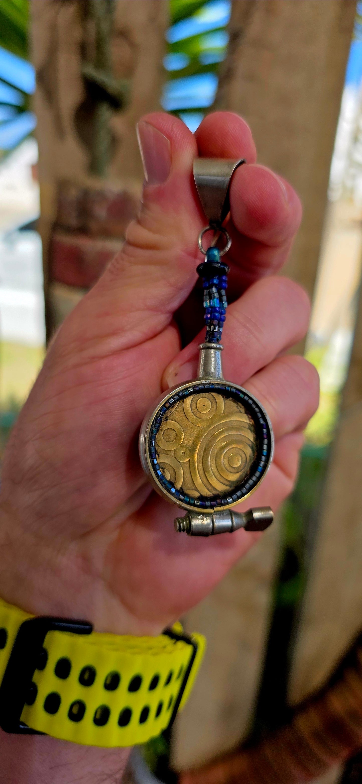 How insanely cool is this piece!! A truly one-of-a-kind artisan-made pendant, blending curiosity, symbolism, and craftsmanship into something that feels both mystical and slightly surreal.