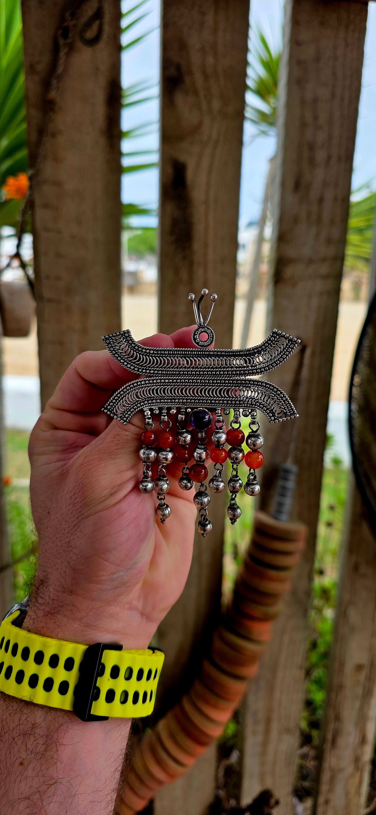 A marvelous, large-scale vintage ethnic brooch, crafted in solid sterling silver, embodying the bold spirit and ceremonial beauty of traditional Omani tribal jewellery.