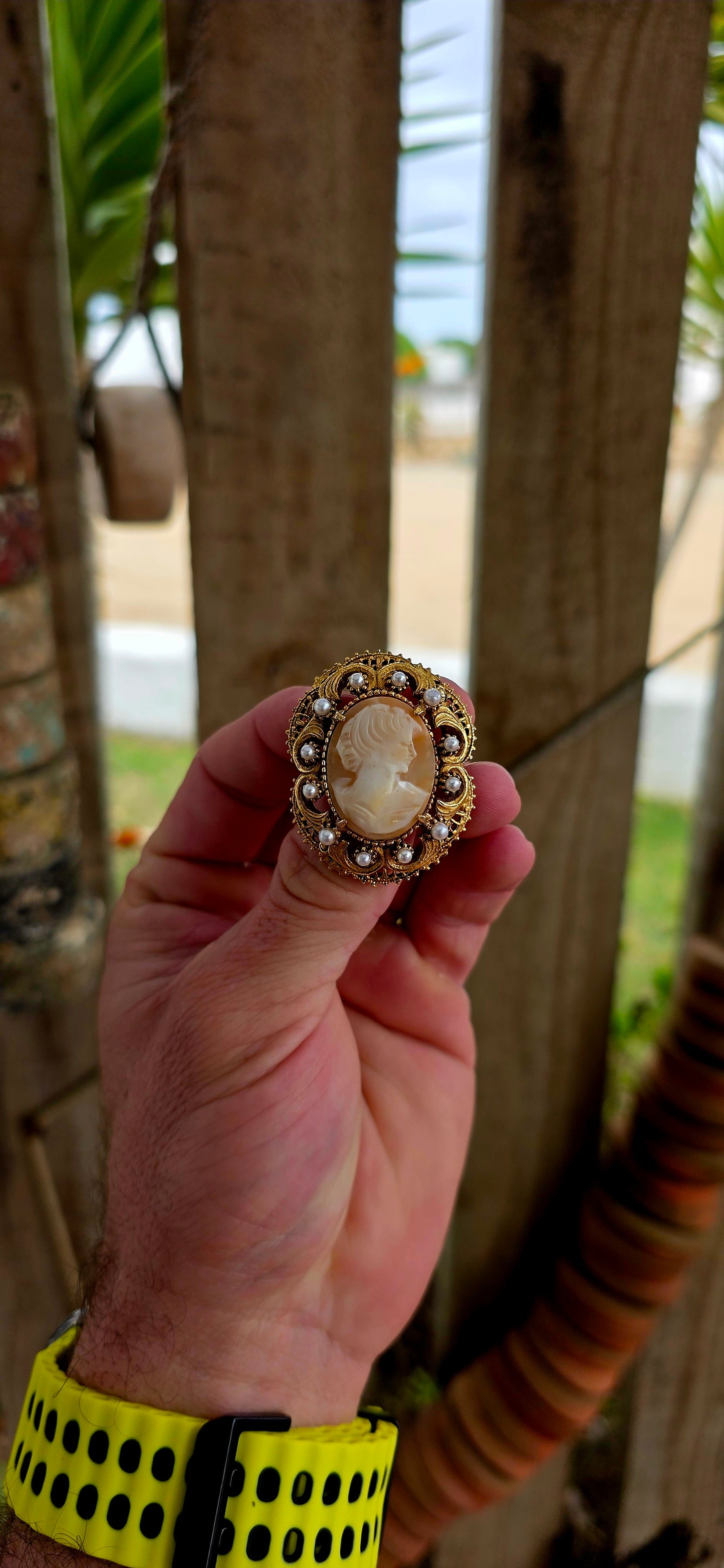 A truly beautiful vintage circa 1960s designer brooch/pendant by Florenza, crafted in their signature rich gold-tone (24k gold plated) finish, dripping in Victorian Revival elegance.