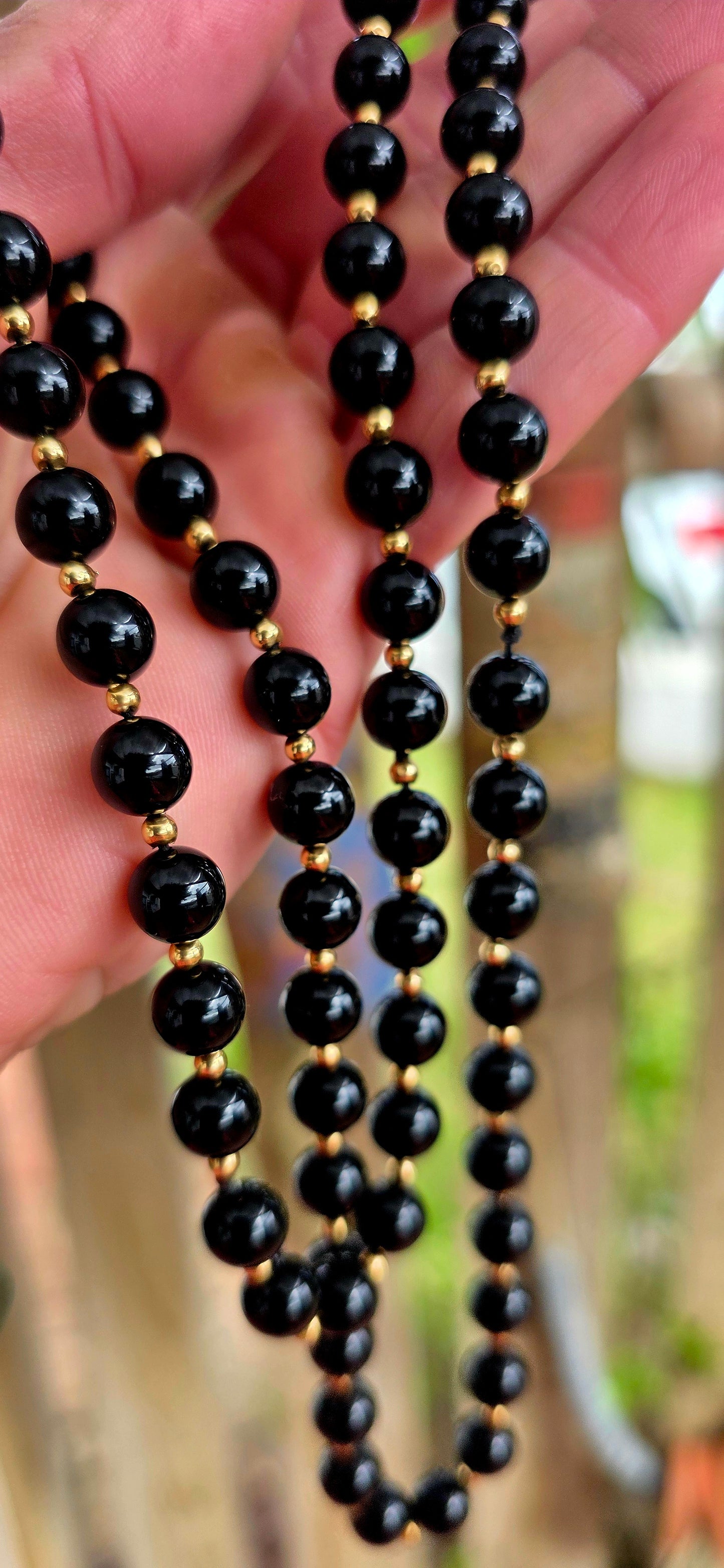 A wonderfully elegant vintage treasure with that effortless “quiet luxury” feel collectors are absolutely obsessed with lately…
This extra-length necklace was designed without a clasp — simply slip her over your head and SLAY!