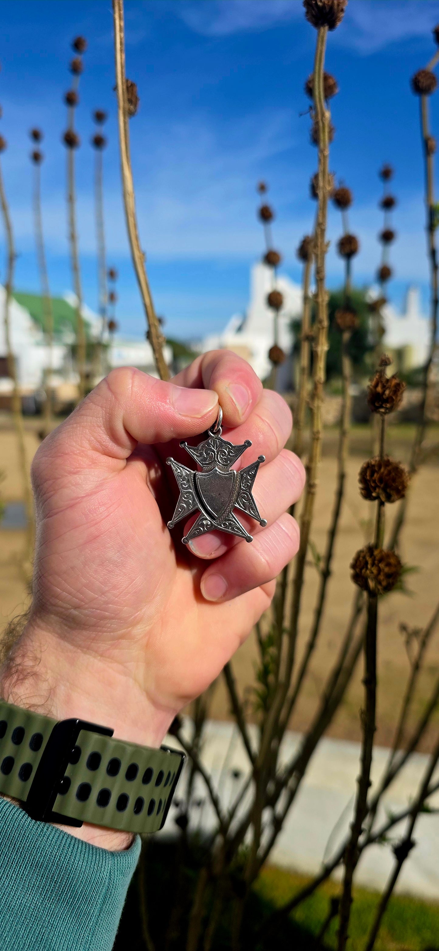 A substantial antique Hallmarked sterling silver fob pendant, fully hallmarked for Birmingham, 1918, and crafted by H.W. Ashford & Co — a respected name in English silversmithing.