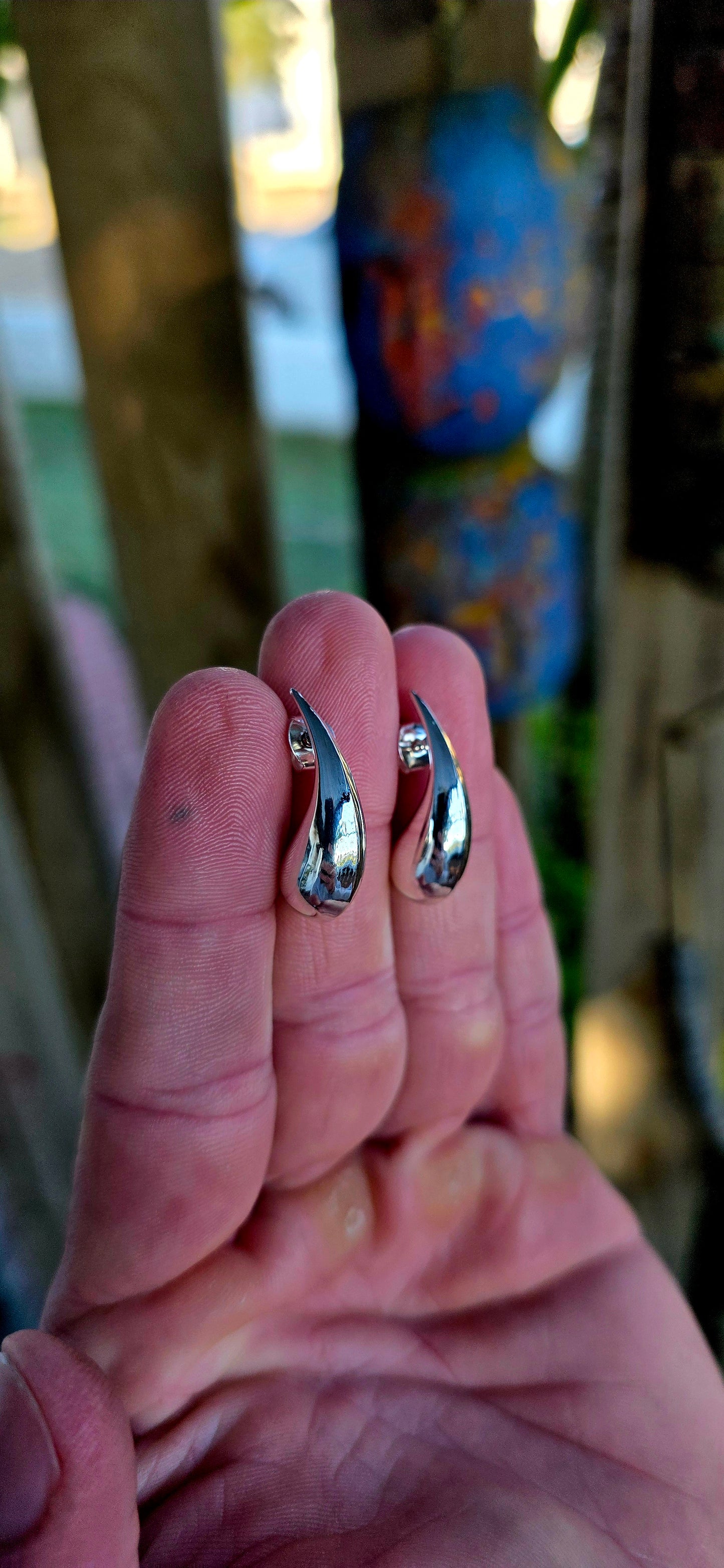Bold, sculptural, and effortlessly in vogue… these funky sterling silver teardrop stud earrings are serving pure fashion-editorial energy.