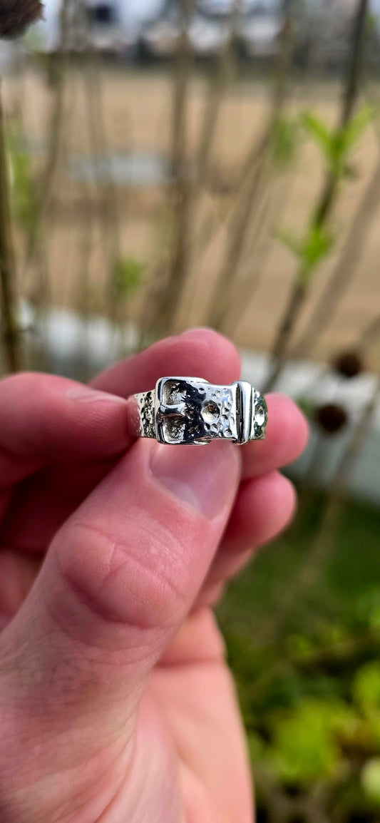 Up for grabs is this gorgeous vintage 1980’s “old-new” stock sterling silver unisex Victorian revival belt and buckle ring .