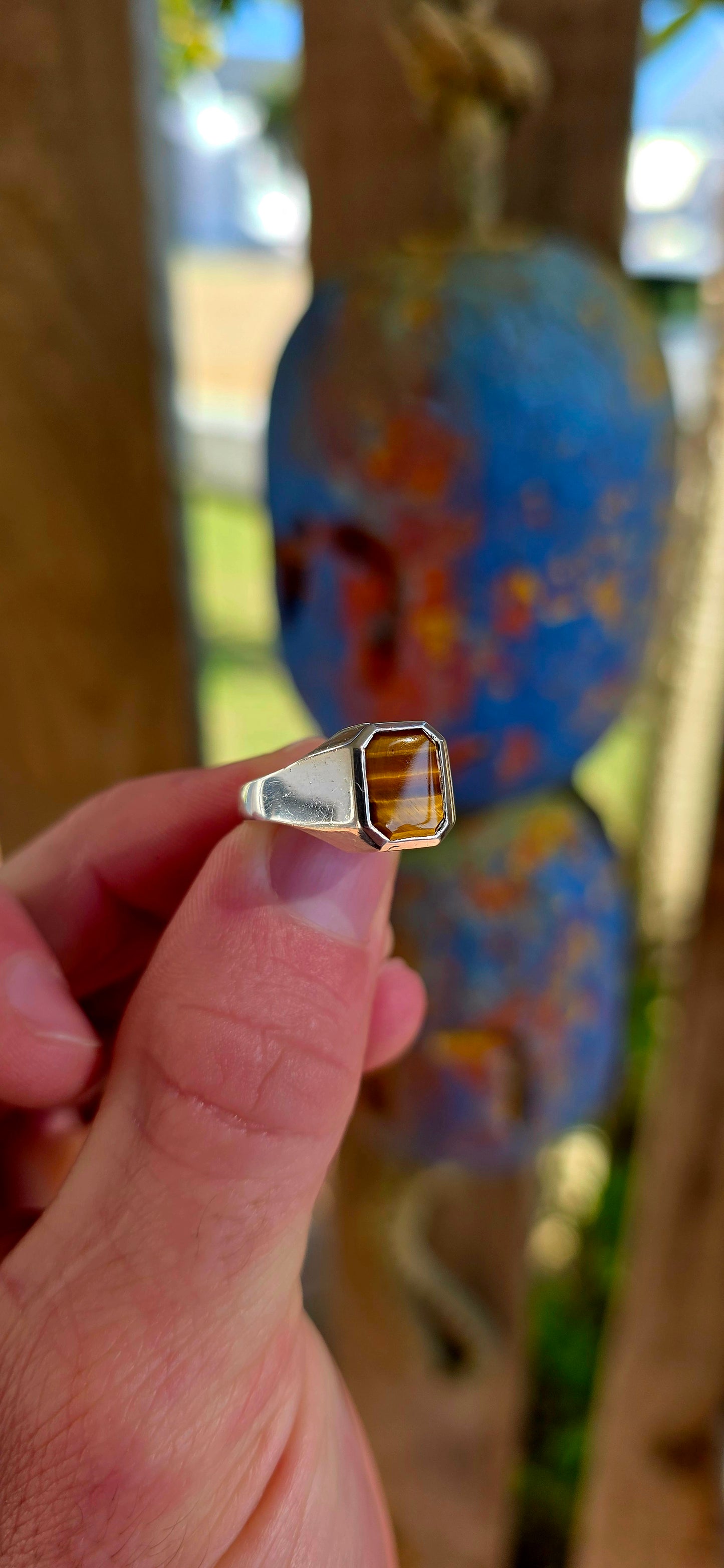 A striking vintage mid-century designer signet ring by South African jewellery maker Jayem, dating to circa 1970s.