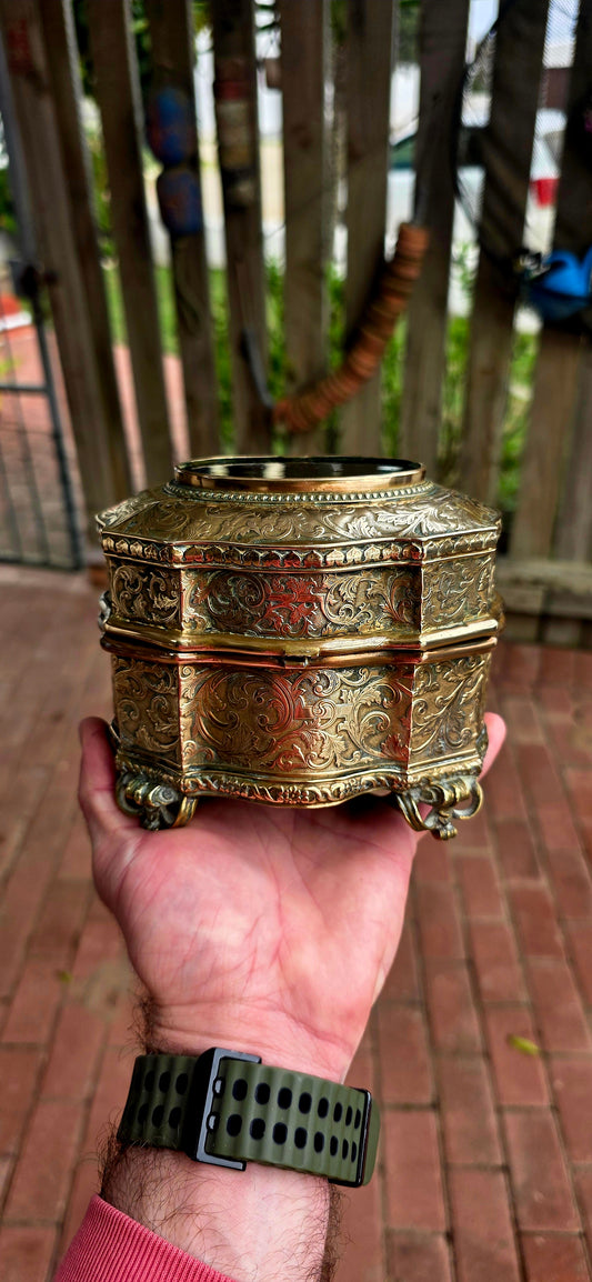 A truly breathtaking survivor from the Victorian Grand Tour era, this magnificent antique French bronze casket dates to around the mid-19th century and embodies the romance, elegance, and refinement that collectors dream of finding.