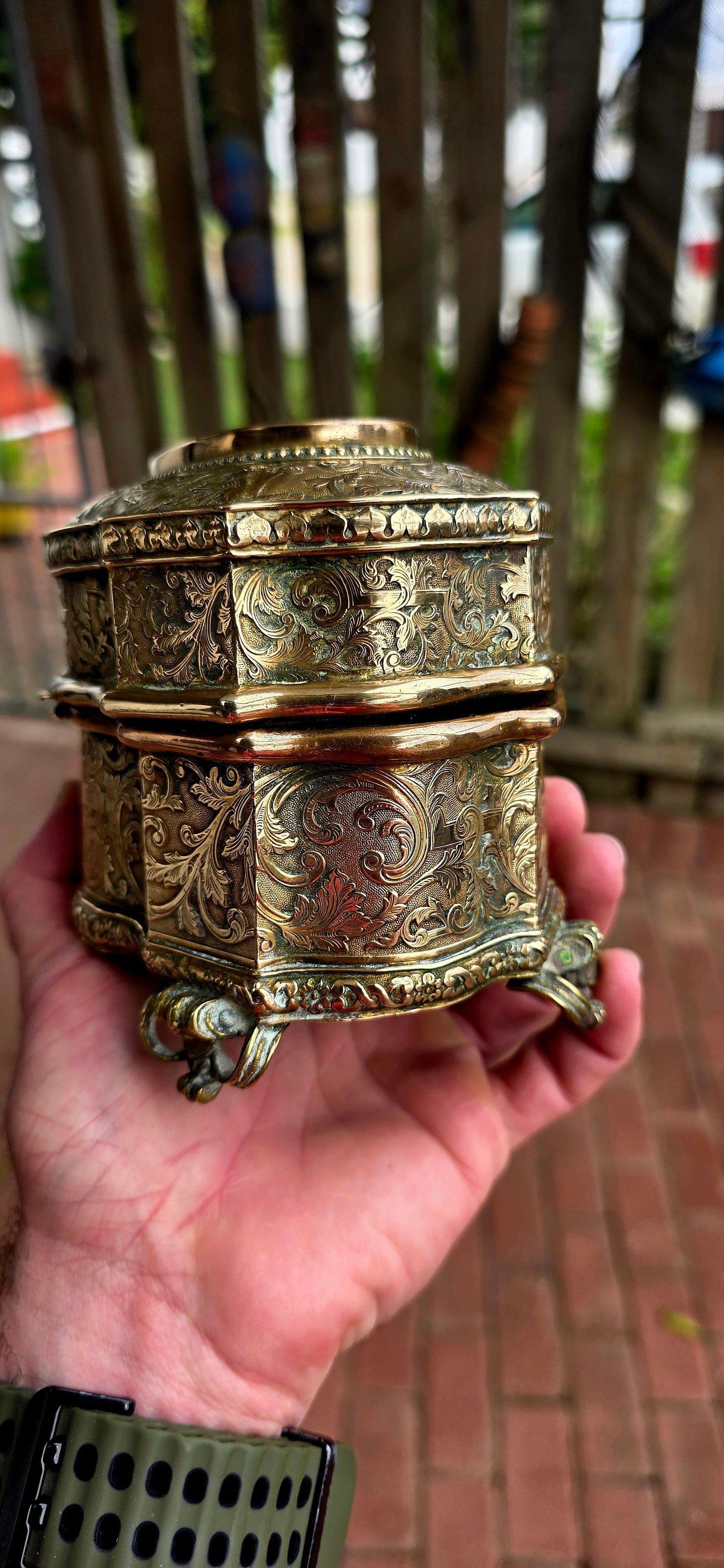 A truly breathtaking survivor from the Victorian Grand Tour era, this magnificent antique French bronze casket dates to around the mid-19th century and embodies the romance, elegance, and refinement that collectors dream of finding.