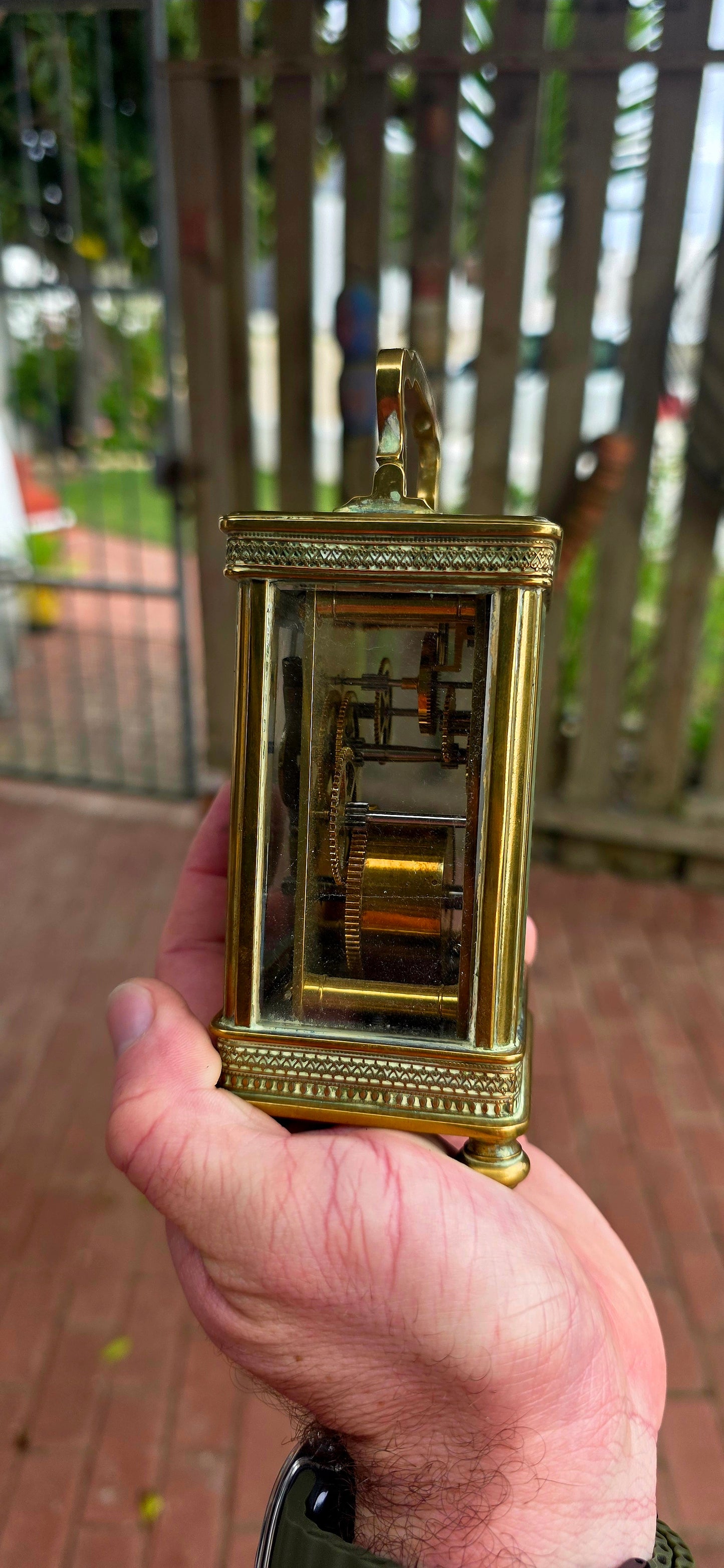 A truly elegant survivor from the golden age of travel, this beautiful antique French carriage clock captures all the refinement and sophistication that made these timepieces so highly sought after during the Victorian era.