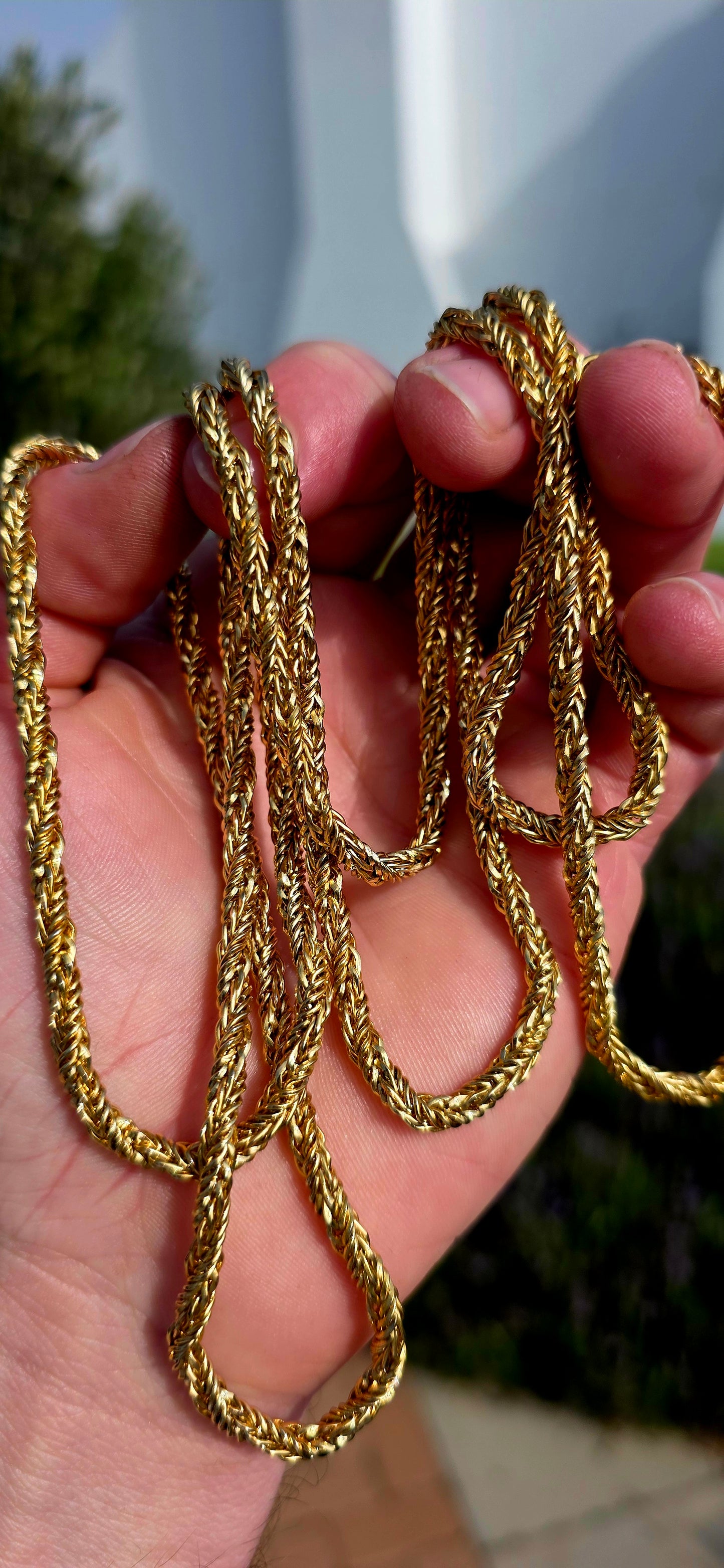 Crafted in a rich gold-plated finish, this beautiful vintage rope chain features an intricate twisted wave rope design that catches the light from every angle, creating a luxurious golden shimmer with every movement.