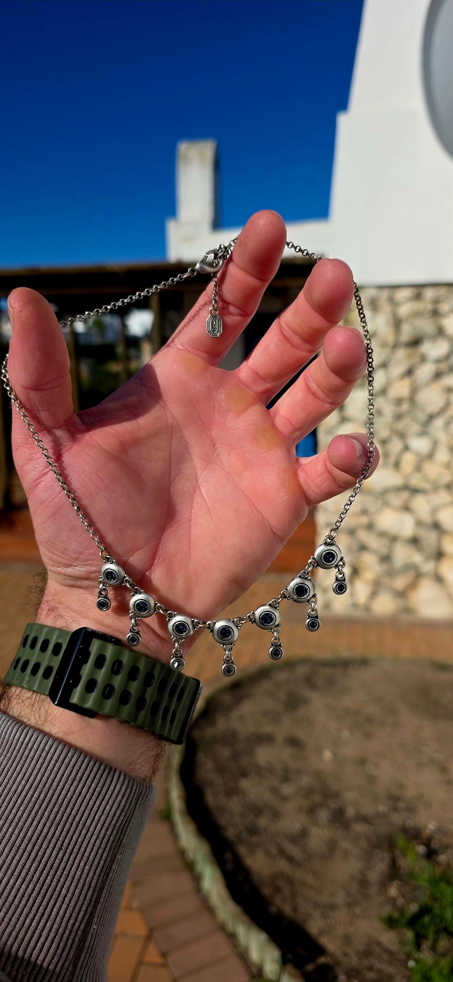 This beautiful costume necklace by renowned Israeli jewellery house Danon perfectly showcases the brand's signature blend of contemporary styling and artisan craftsmanship.