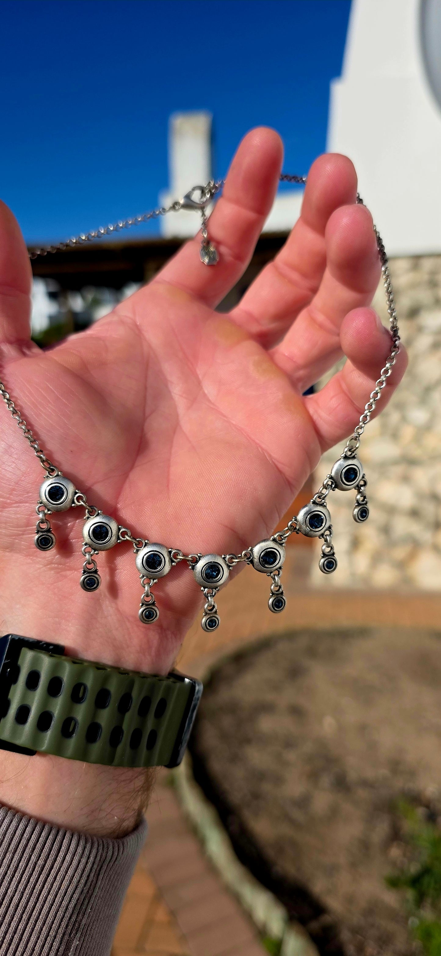 This beautiful costume necklace by renowned Israeli jewellery house Danon perfectly showcases the brand's signature blend of contemporary styling and artisan craftsmanship.