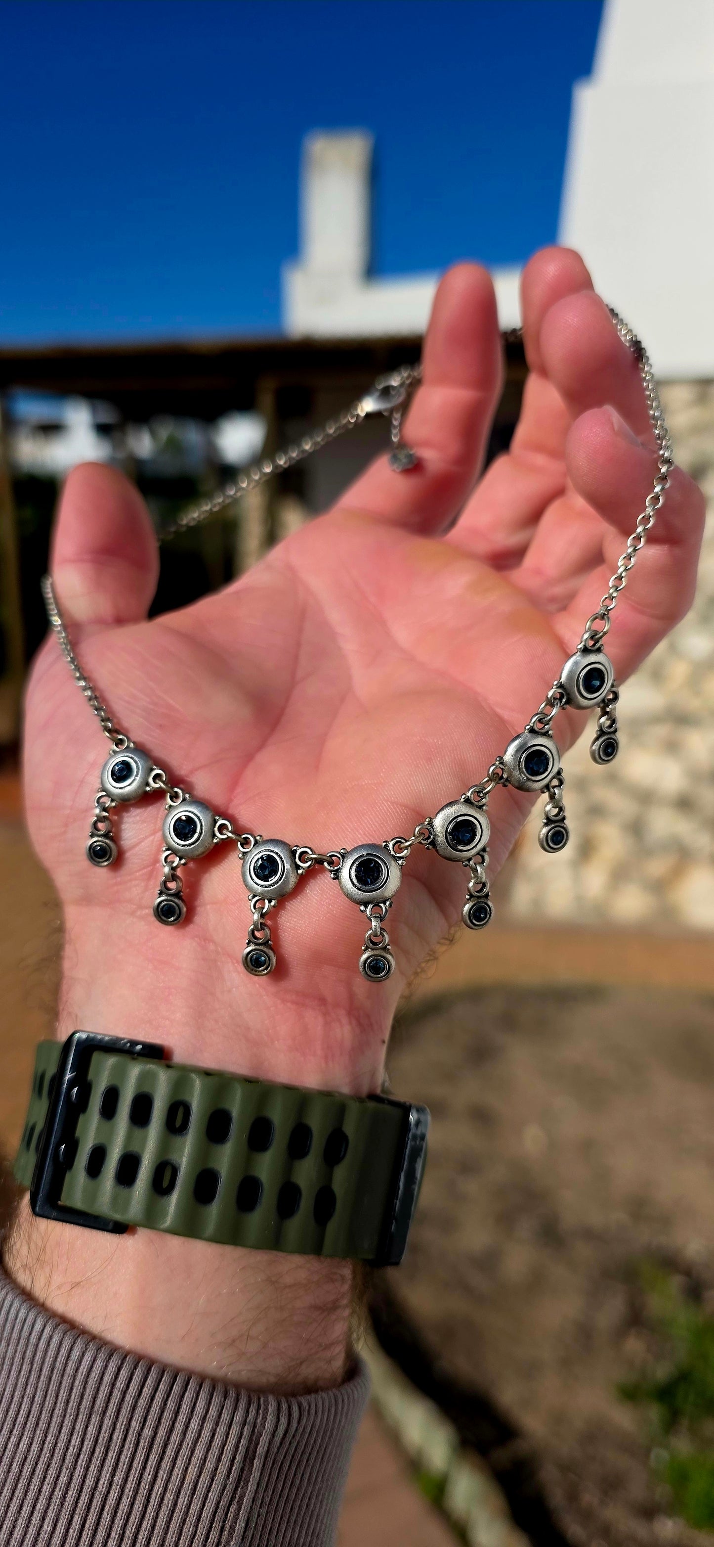 This beautiful costume necklace by renowned Israeli jewellery house Danon perfectly showcases the brand's signature blend of contemporary styling and artisan craftsmanship.