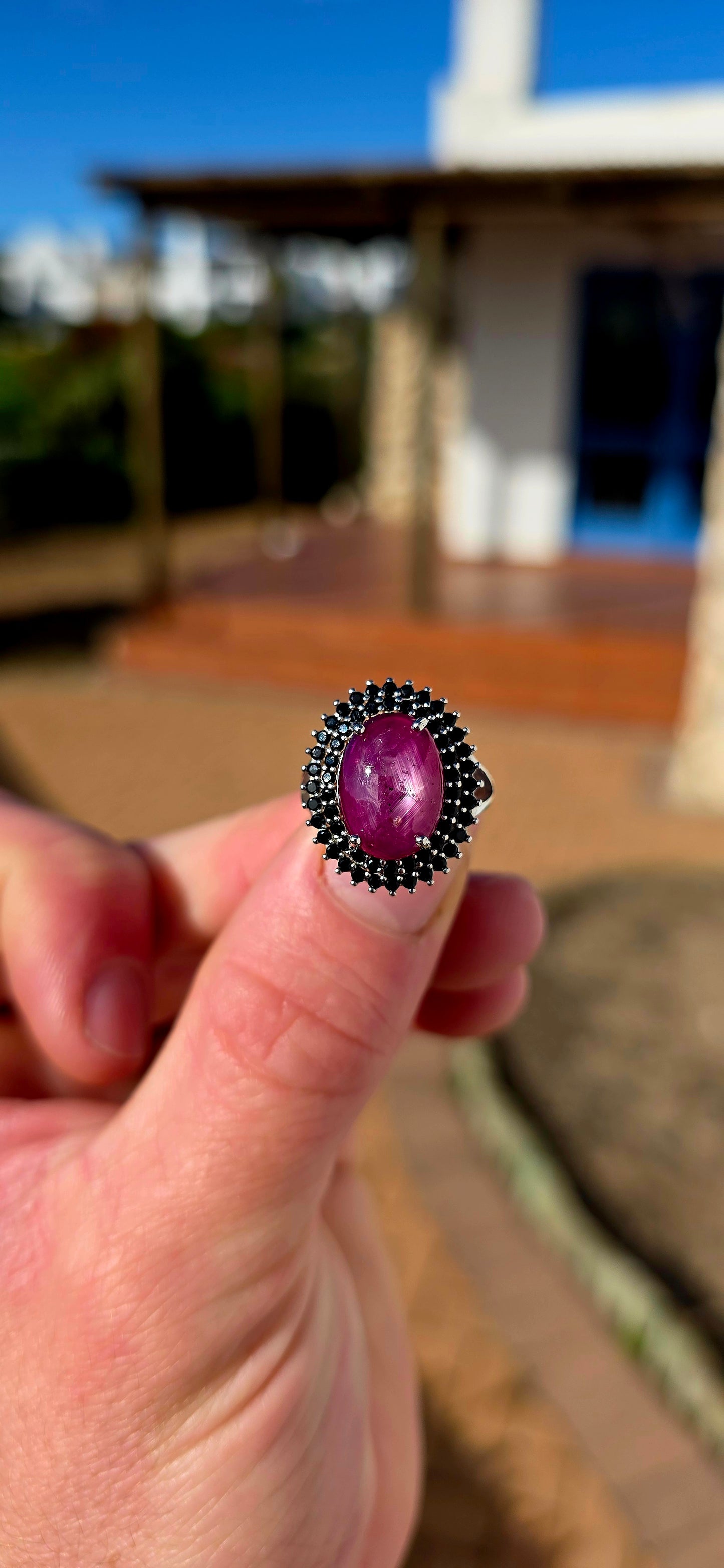A true statement piece, designed to celebrate one of the world's most treasured gemstones in all its rich, romantic beauty.