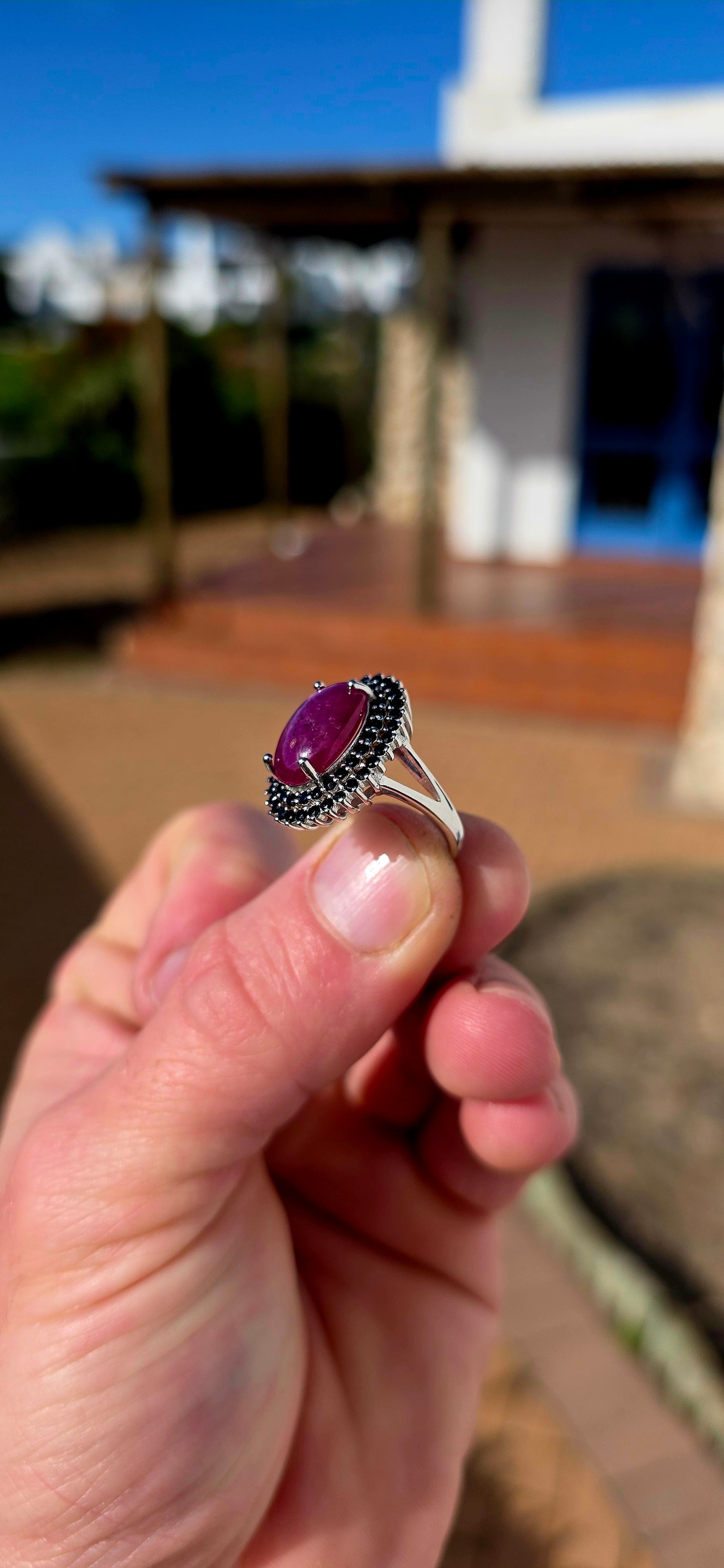 A true statement piece, designed to celebrate one of the world's most treasured gemstones in all its rich, romantic beauty.