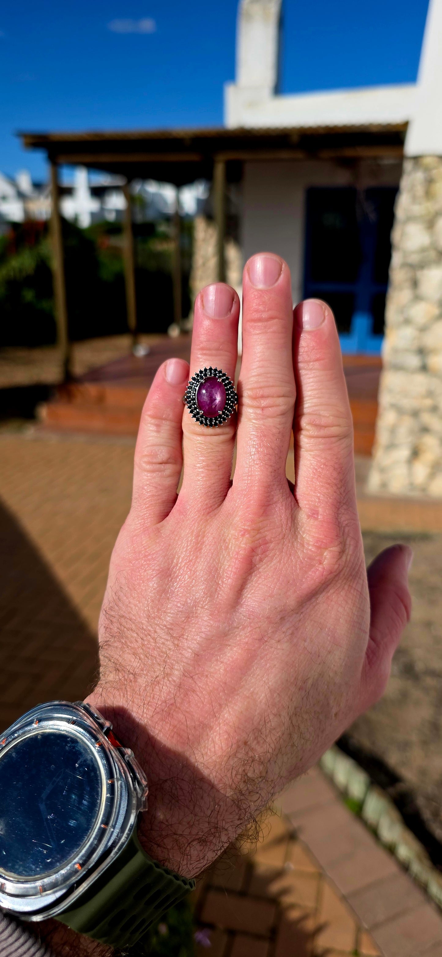 A true statement piece, designed to celebrate one of the world's most treasured gemstones in all its rich, romantic beauty.