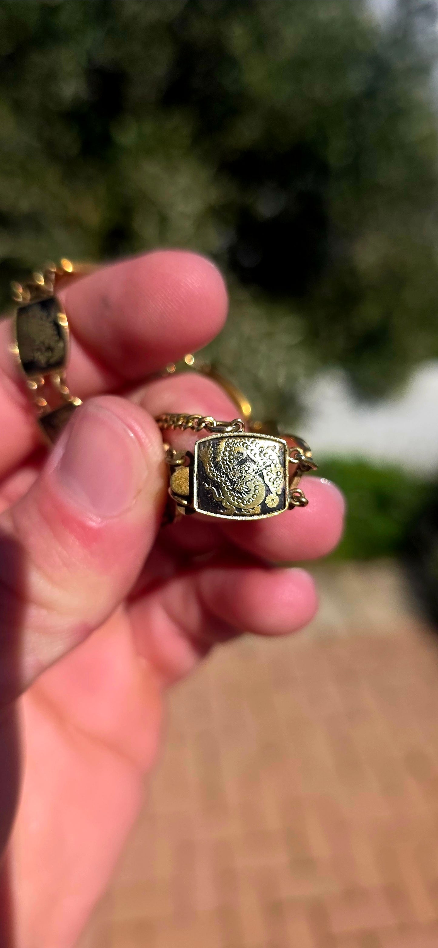 There is something truly captivating about Japanese Damascene jewellery... each tiny panel is a miniature work of art, telling a story through intricate scenes crafted with remarkable precision.
