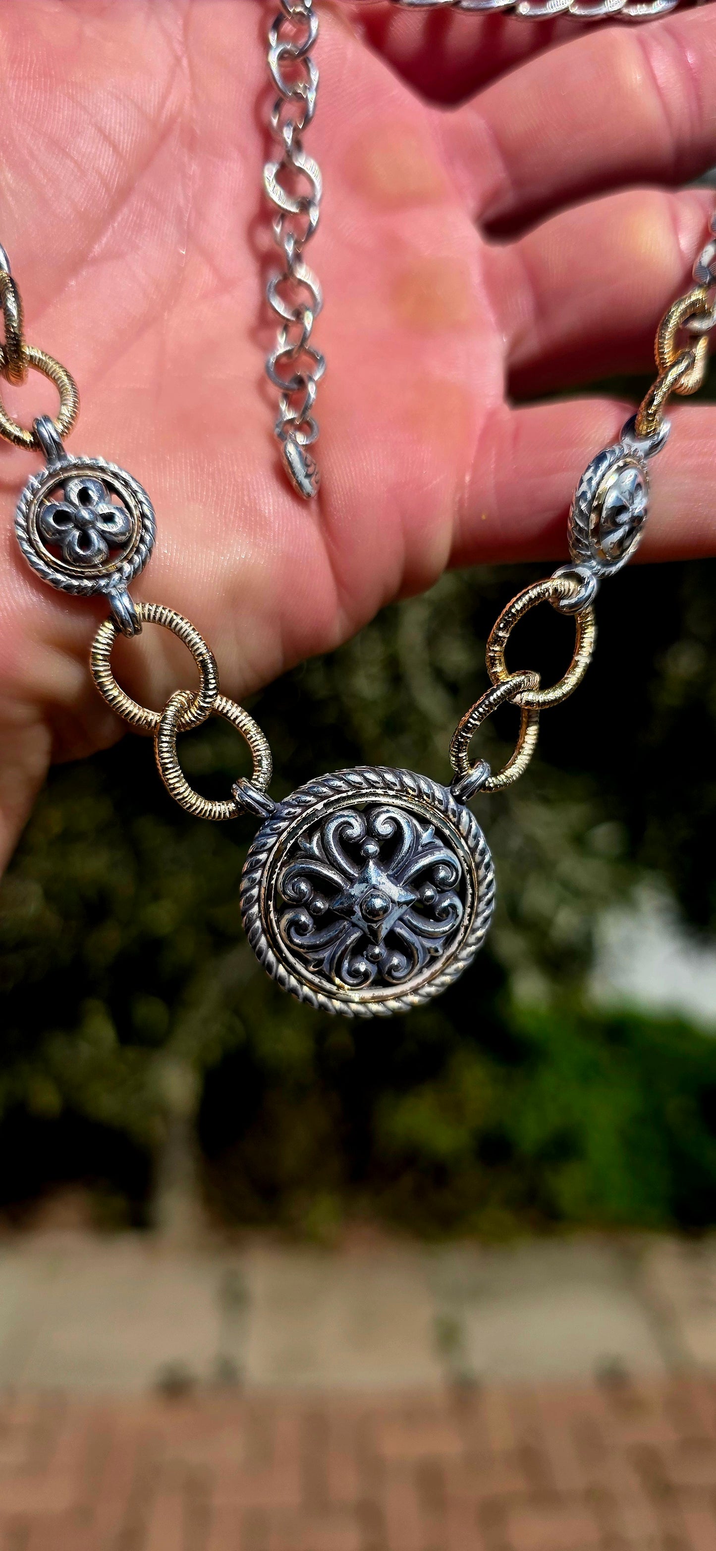 Some jewellery effortlessly bridges the gap between vintage elegance and contemporary style... and this beautifully crafted designer costume statement necklace does exactly that.