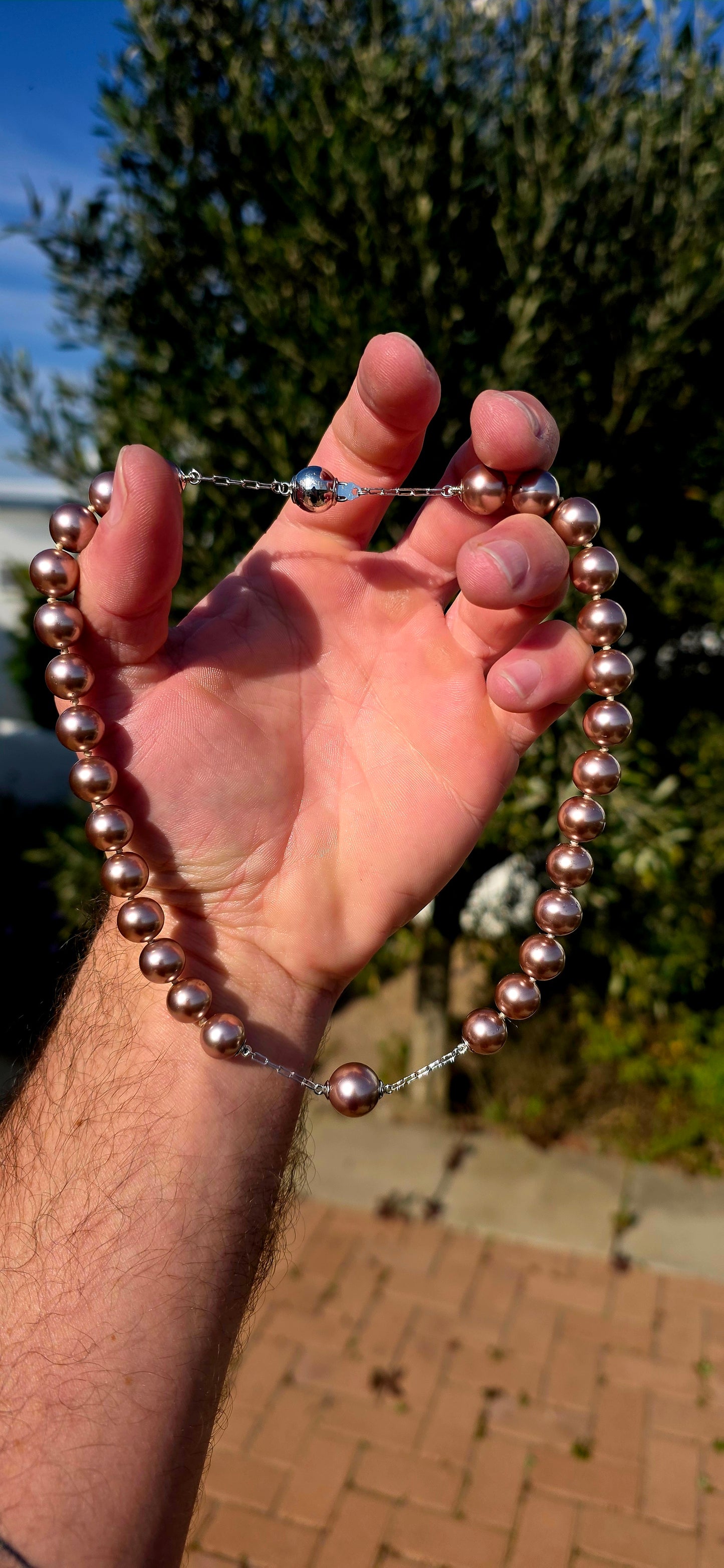 This beautiful designer costume jewellery necklace pairs the beauty of pearls with sleek sterling silver detailing, creating a piece that feels both classic and refreshingly modern.