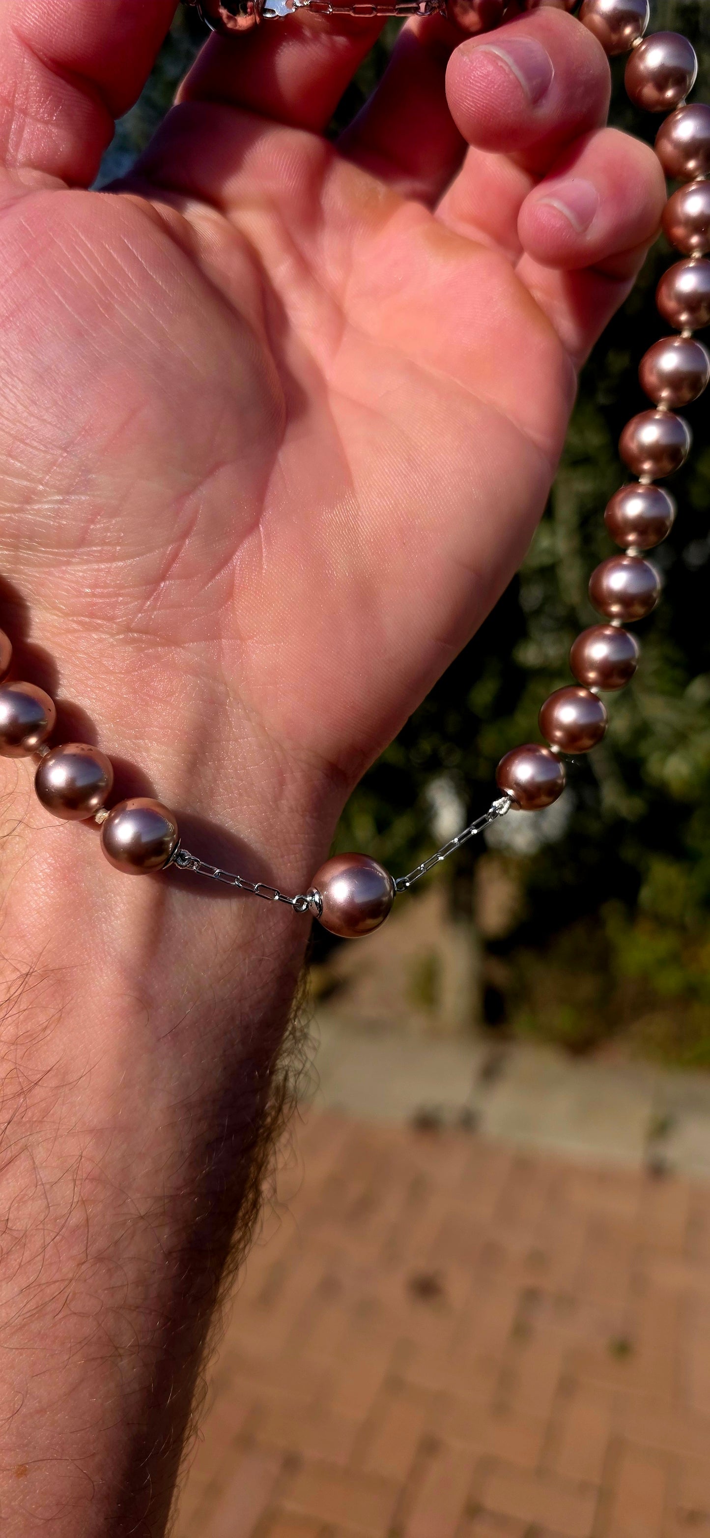 This beautiful designer costume jewellery necklace pairs the beauty of pearls with sleek sterling silver detailing, creating a piece that feels both classic and refreshingly modern.