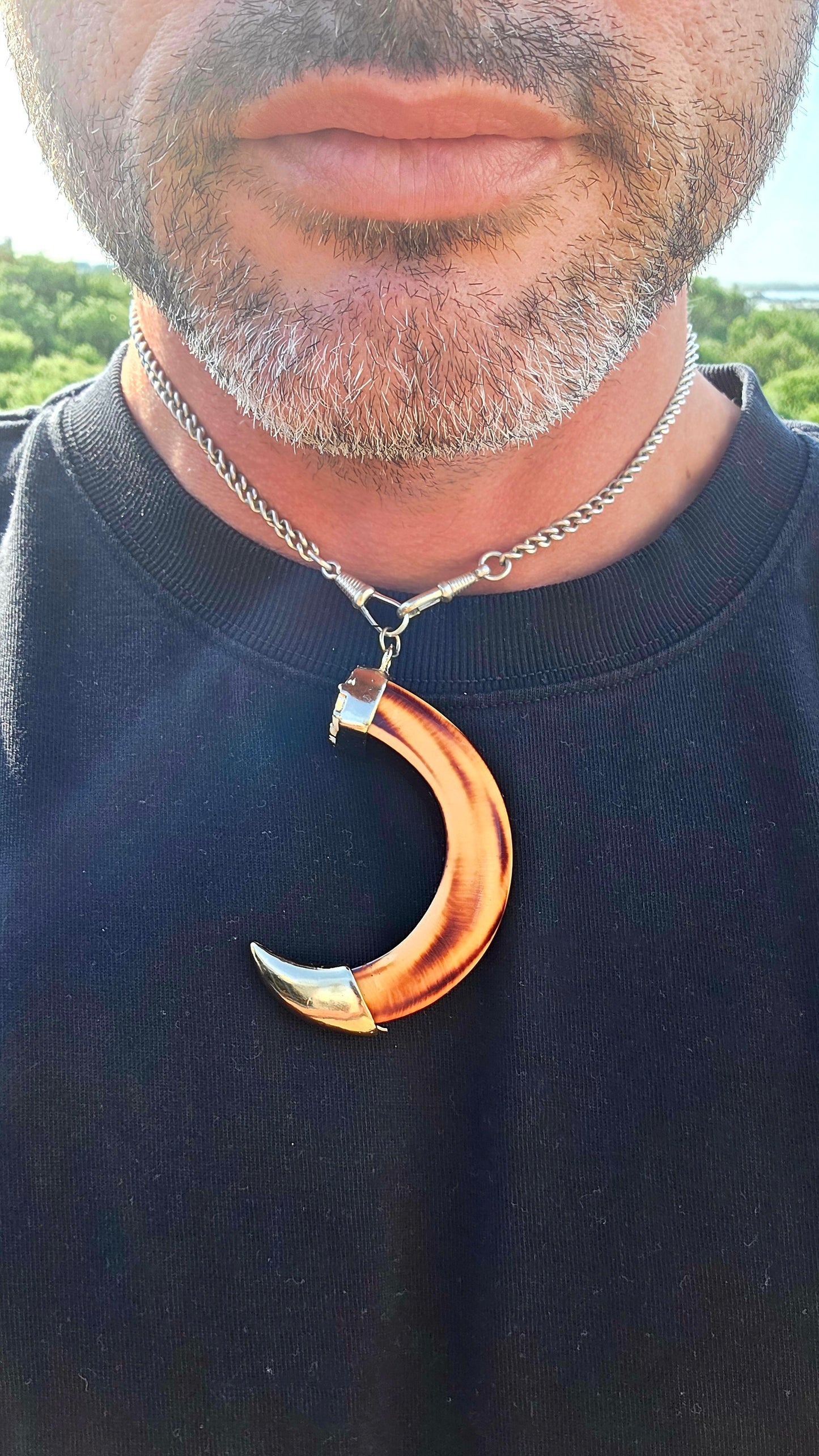 This oversized vintage costume pendant captures the adventurous glamour of safari-inspired jewellery that became hugely fashionable during the 1970s and 1980s.