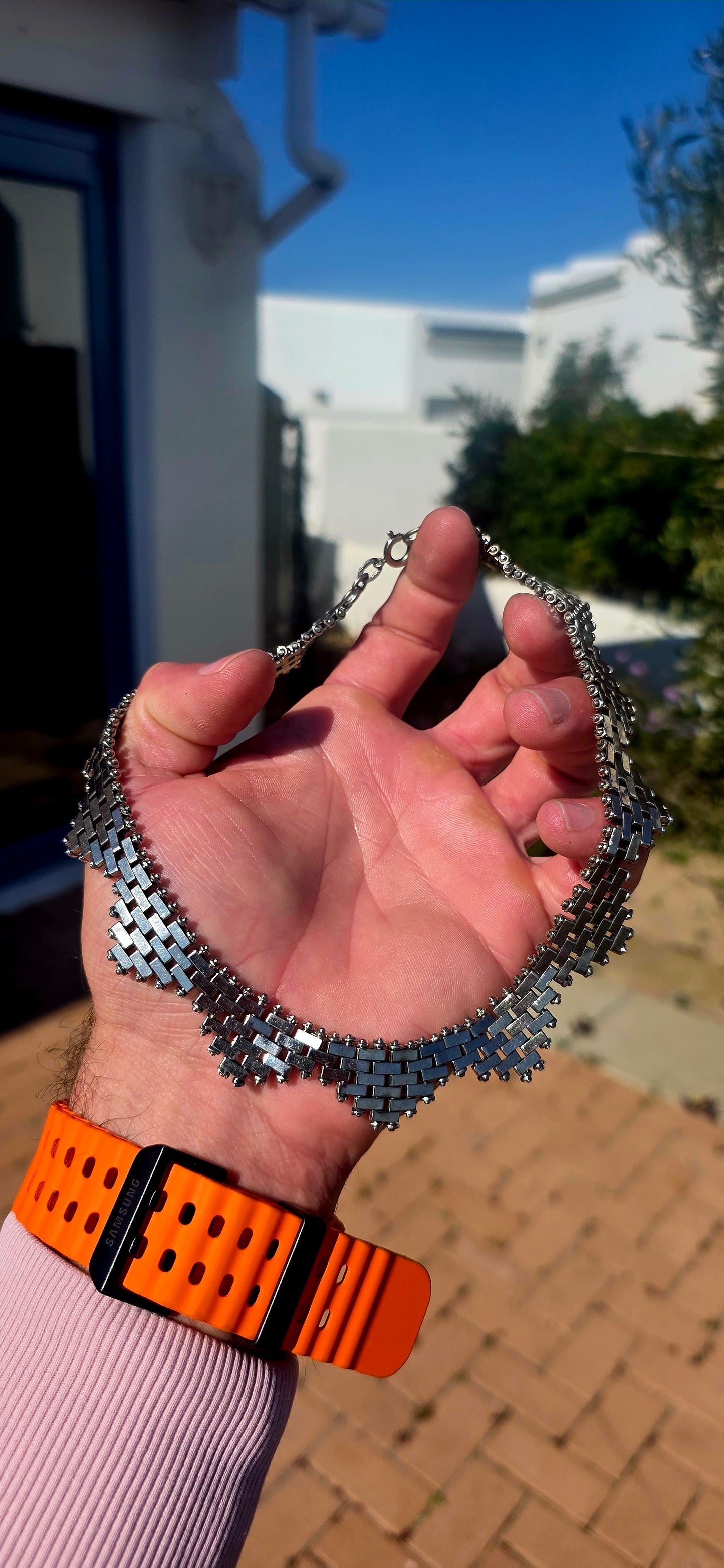 What a fabulous statement piece! This beautiful Victorian Revival bookchain collar necklace takes its inspiration from the wonderfully elaborate bookchain jewellery that became fashionable during the Victorian era.