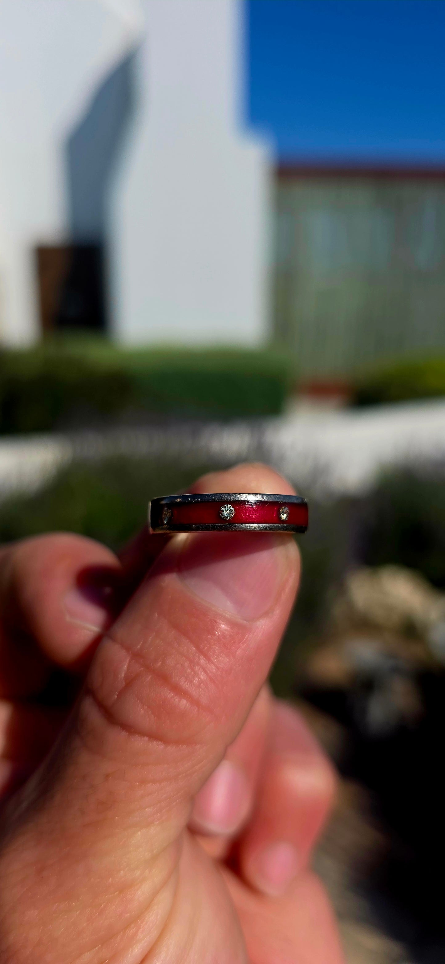 Now THIS is seriously cool!! An incredibly unusual South African designer full-eternity stacking ring by Situ, combining precious 18ct gold and diamonds with bold contemporary materials in a design that feels wonderfully modern and completely different.