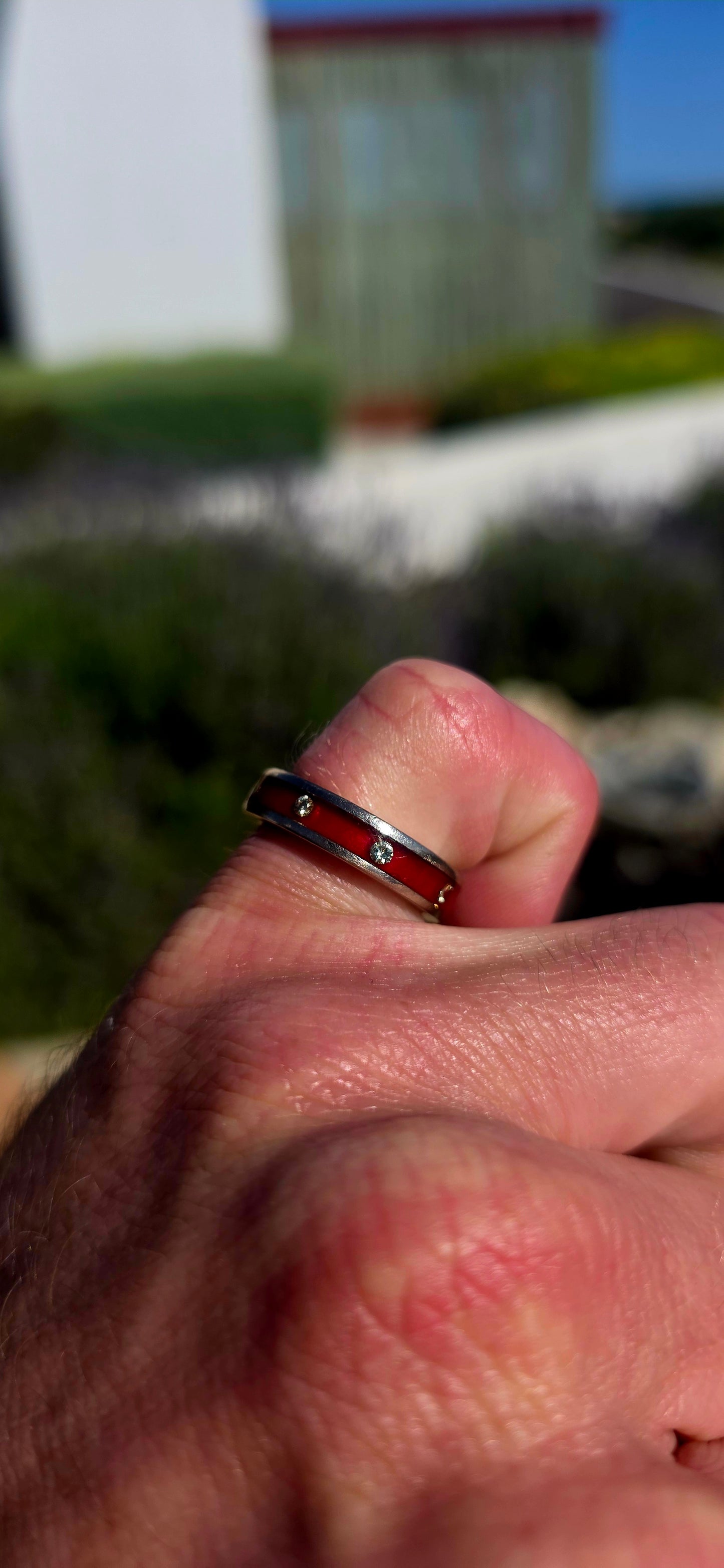 Now THIS is seriously cool!! An incredibly unusual South African designer full-eternity stacking ring by Situ, combining precious 18ct gold and diamonds with bold contemporary materials in a design that feels wonderfully modern and completely different.