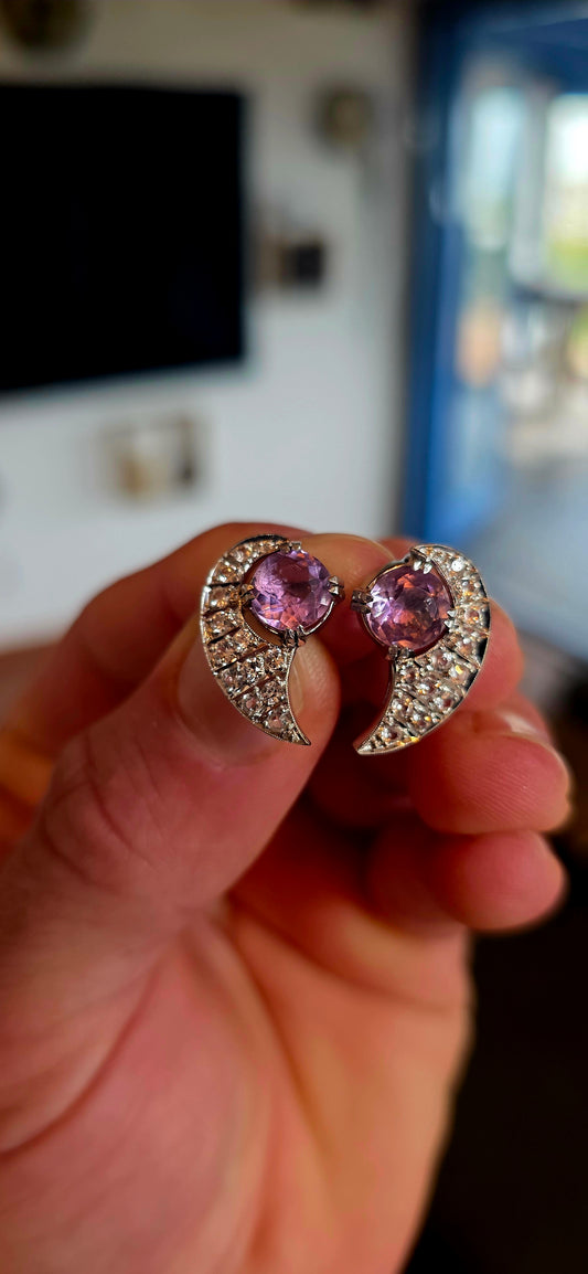 Oh these are BEAUTIFUL!! A generously sized pair of Art Deco-era push-in earrings, crafted in sterling silver and finished with 9ct yellow gold screw posts — but it is their fabulous shape that makes them so striking!