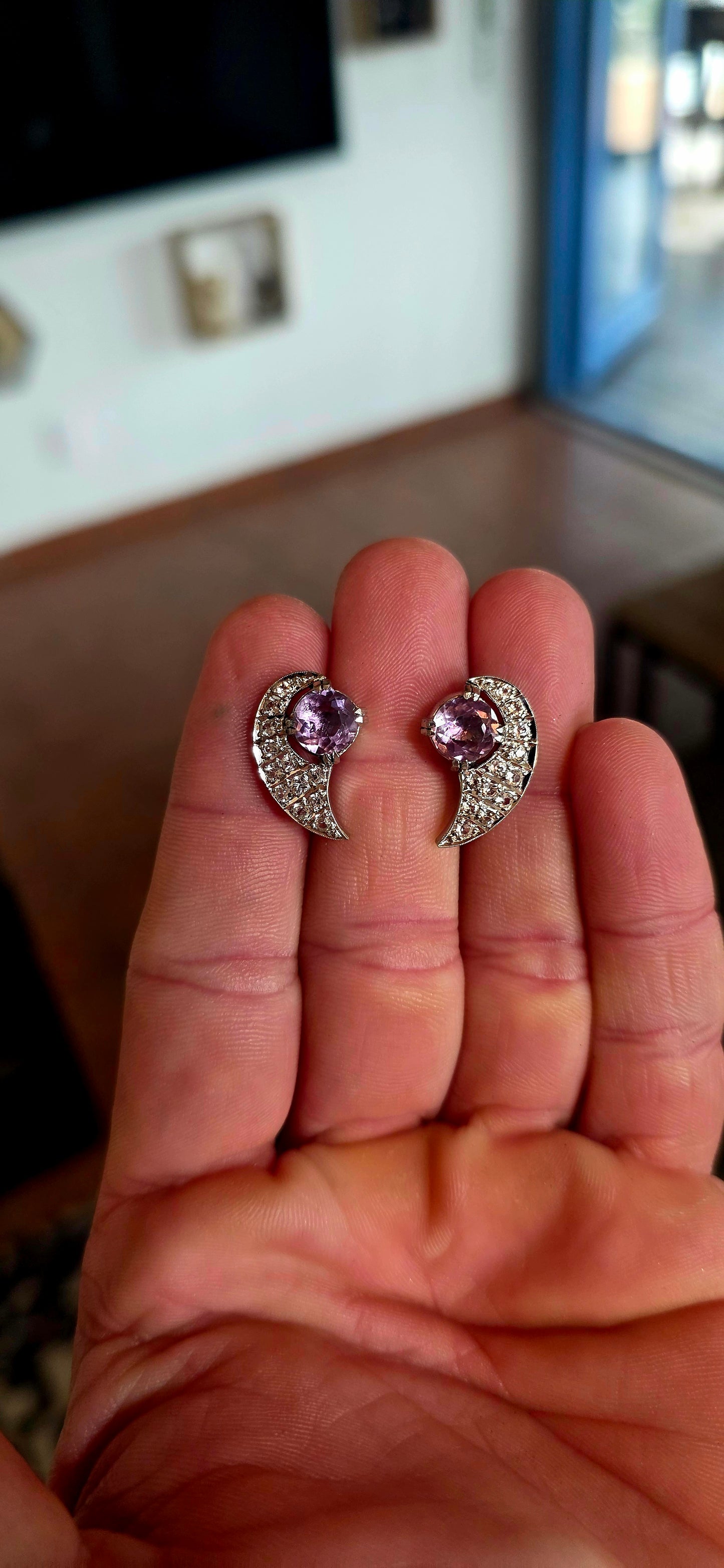 Oh these are BEAUTIFUL!! A generously sized pair of Art Deco-era push-in earrings, crafted in sterling silver and finished with 9ct yellow gold screw posts — but it is their fabulous shape that makes them so striking!