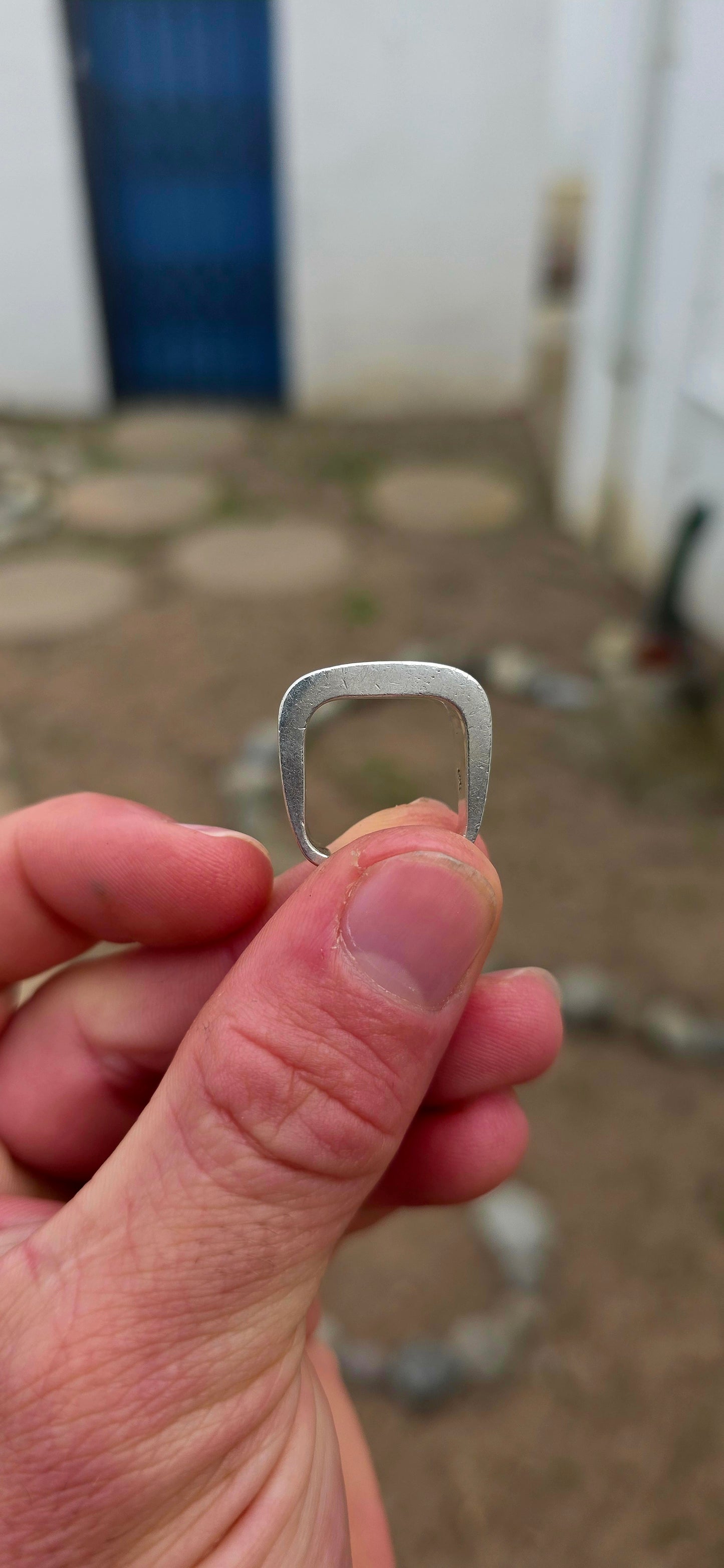 Amazingly cool and wonderfully different! This unisex designer ring by South African jewellery house SITU is a fabulous example of their innovative approach to diamond jewellery.